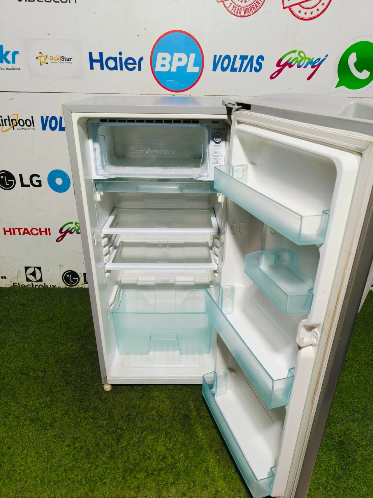Samsung 5 star energy rating inbuilt stabiliser silver in colour 190 ltr gently used single door refrigerator - Image 3