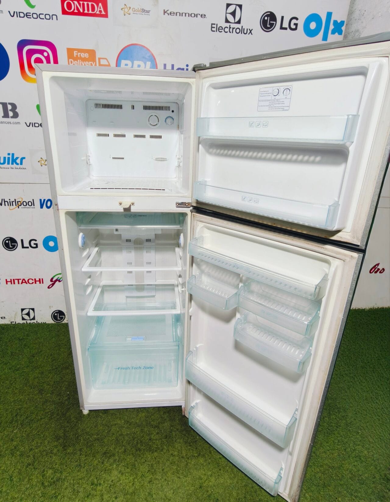 Samsung fresh tech 4 star energy rating inbuilt stabiliser silver in colour 300 ltr double door refrigerator - Image 3
