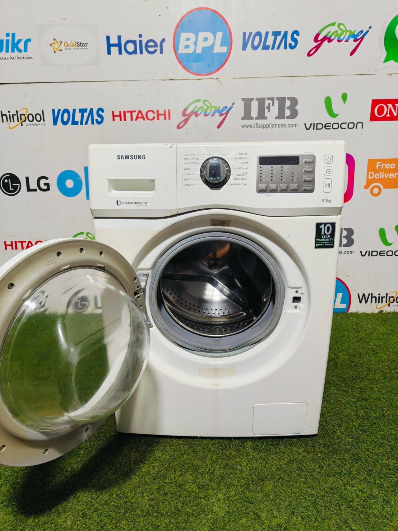 Samsung digital inverter with time display fully automatic 6 kg gently used front load washing machine - Image 3