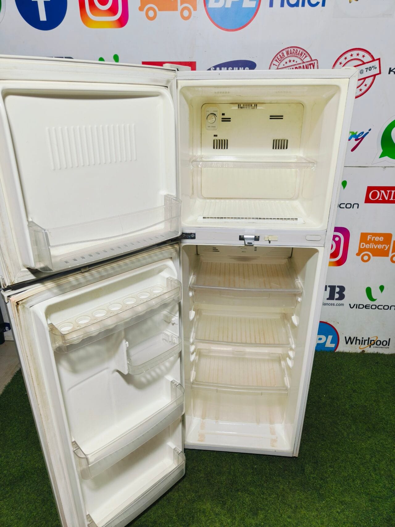 LG green life 260 lte full white in colour used double door refrigerator - Image 3