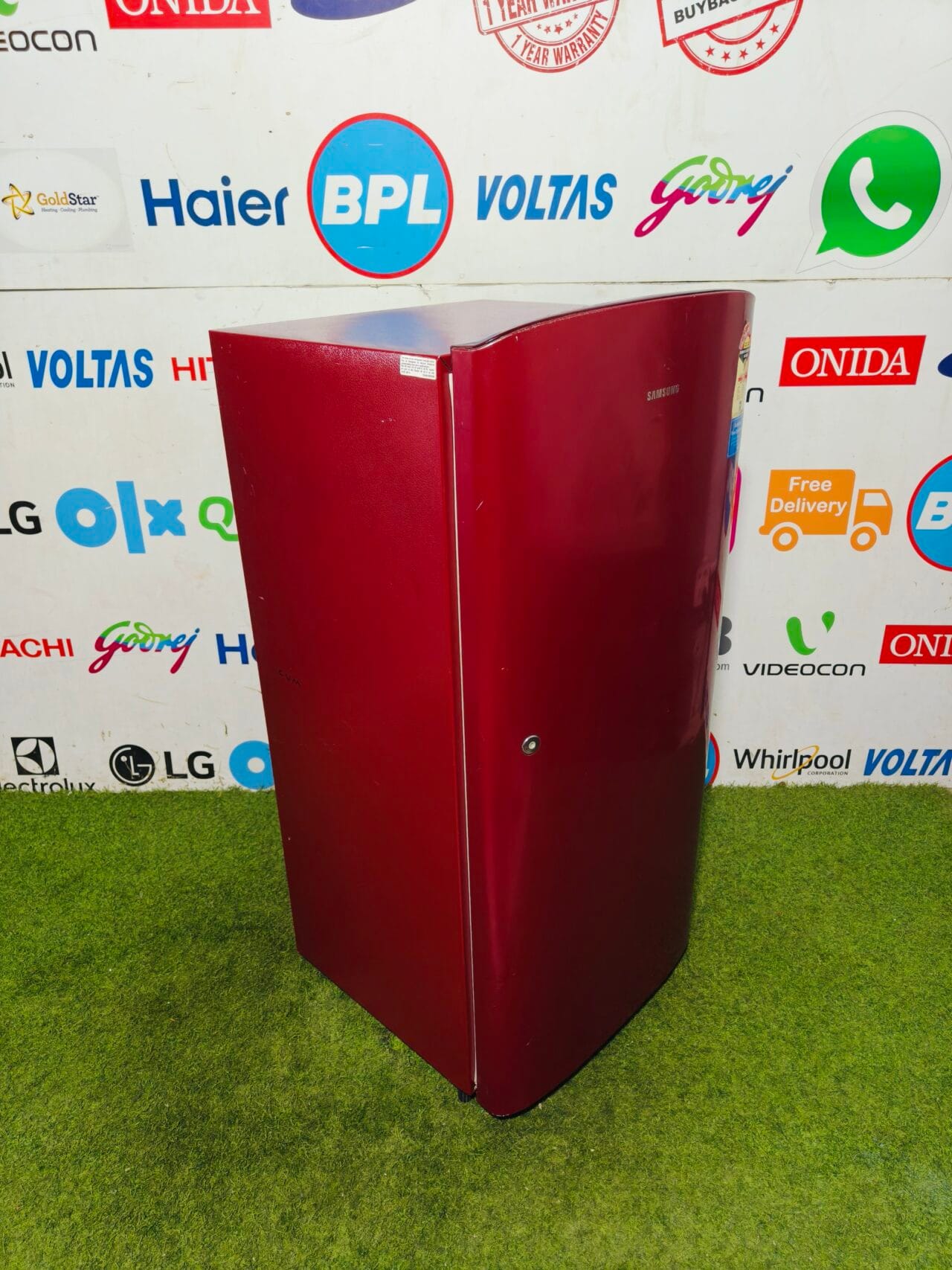 Samsung four star energy rating inbuilt stabiliser red in colour 190 lte gently used single door refrigerator - Image 5