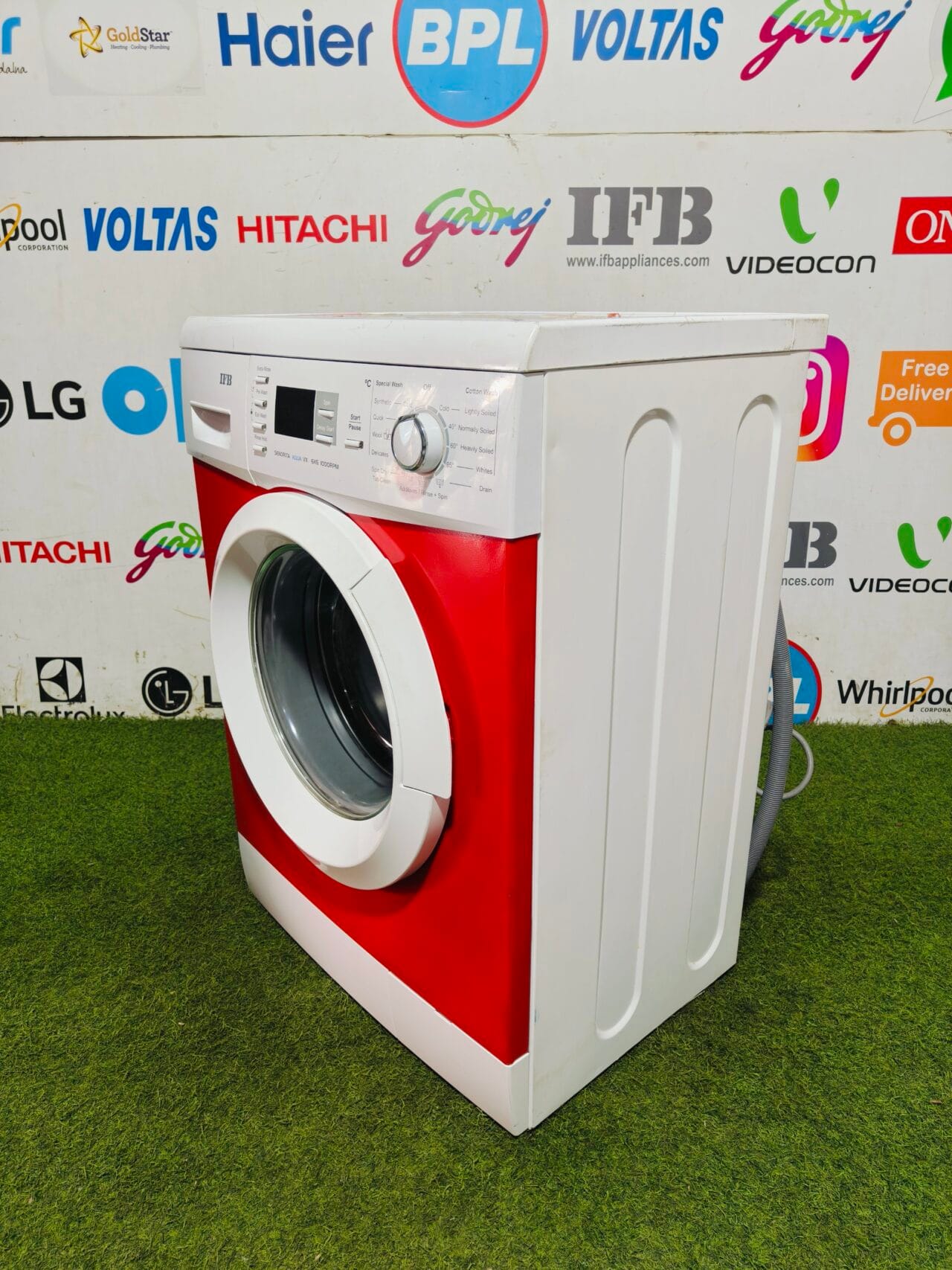 IFB senorita Aqua SX 6 kg red & white in colour with digital display fully automatic gently used front load washing machine - Image 5