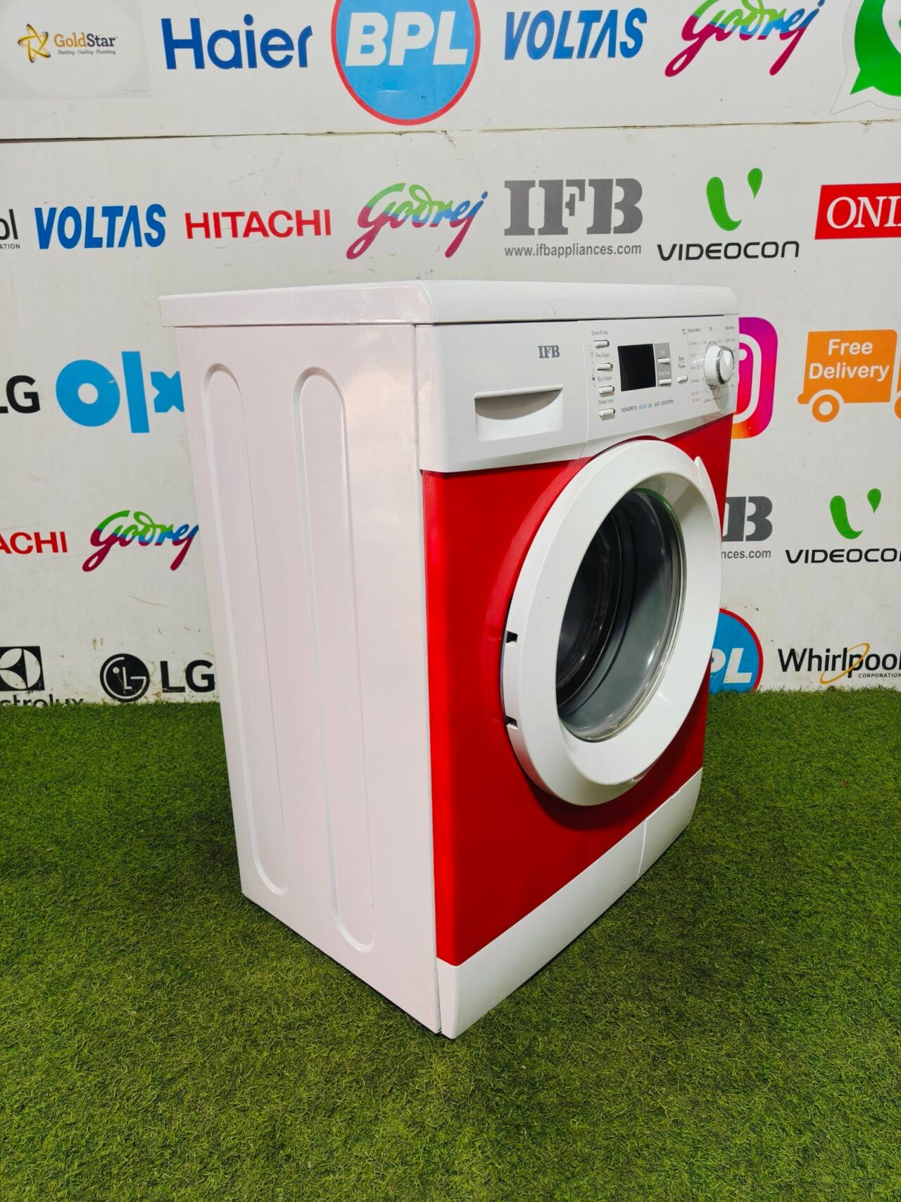 IFB senorita Aqua SX 6 kg red & white in colour with digital display fully automatic gently used front load washing machine - Image 4