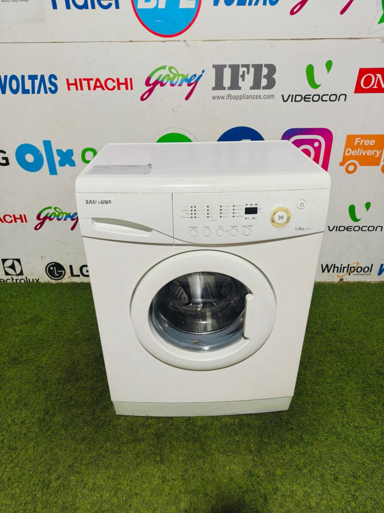 Samsung full white 5 kg fully automatic front load used washing machine - Image 2