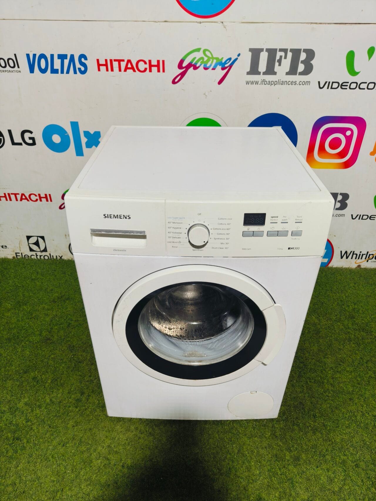 Siemens iq 300 7kg 1000 RPM with digital display fully automatic front load washing machine - Image 2