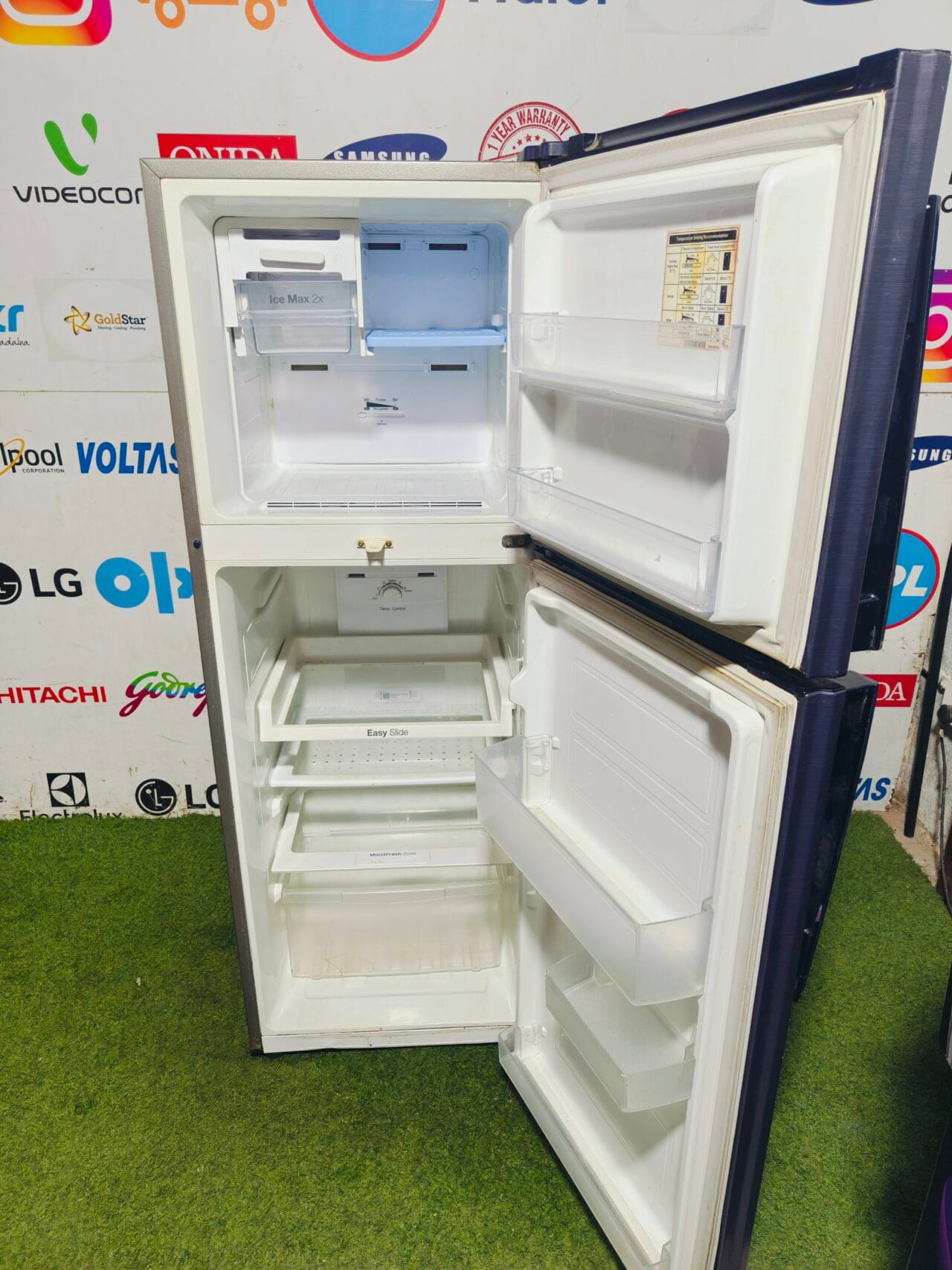 Samsung digital inverter 5 star energy rating inbuilt stabiliser 260 lte blue flower model double door refrigerator - Image 3