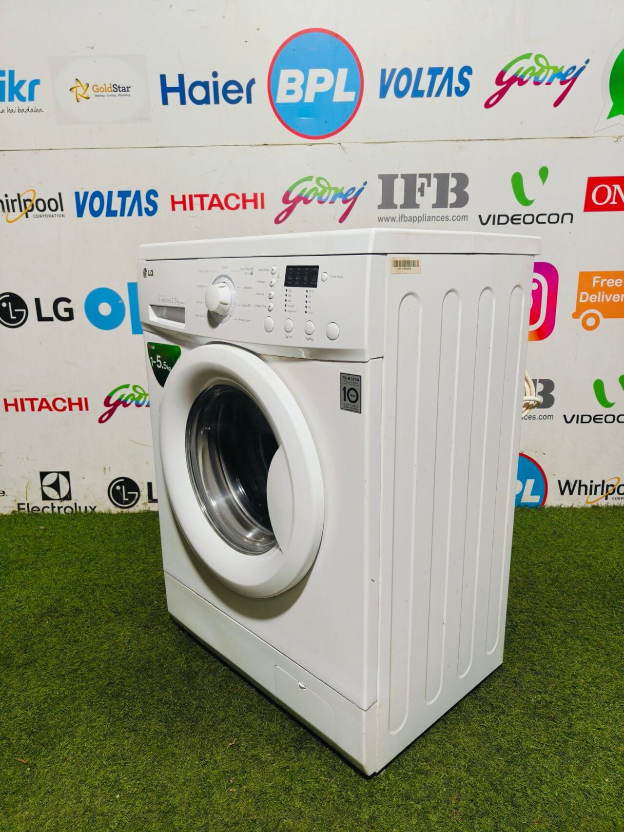 LG digital inverter direct drive 5.5 kg energy saving full white in colour gently used fully automatic front load washing machine - Image 5