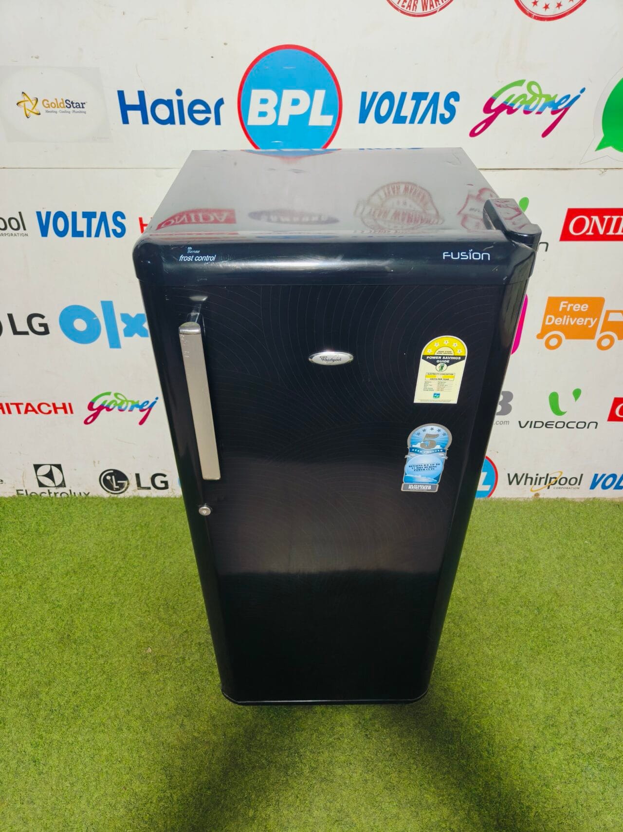 whirlpool 6th sense fusion 5 star energy rating inbuilt stabiliser  black in colour 210 lte single door refrigerator - Image 2