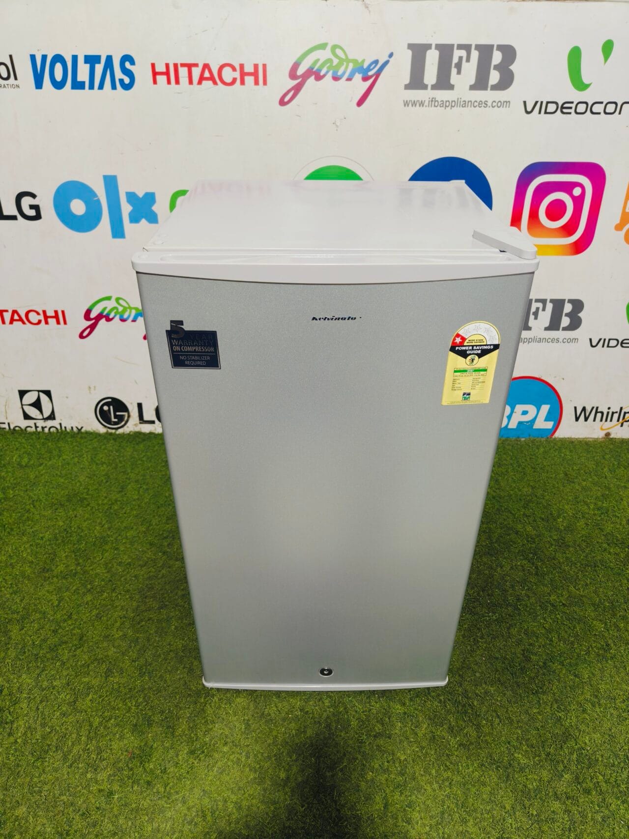 Kelvinator steel finish 100 lte like new condition single door mini refrigerator - Image 2
