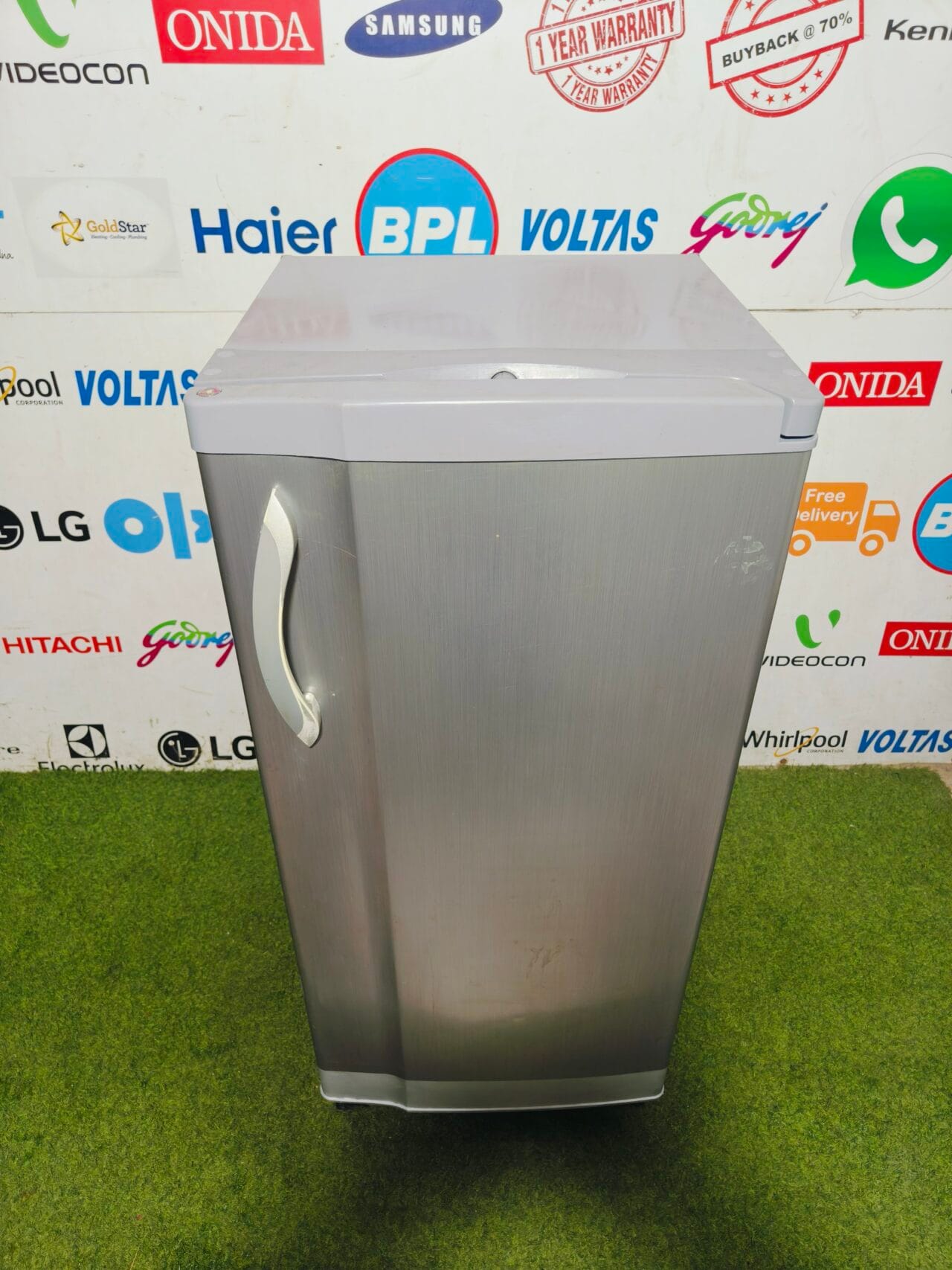 Godrej edge 5 star energy rating inbuilt stabiliser silver in colour 210 lte single door refrigerator - Image 2