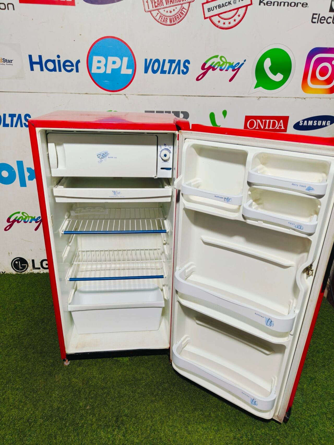 Whirlpool genius red & black in colour 190 lte inbuilt stabiliser used single door refrigerator - Image 3