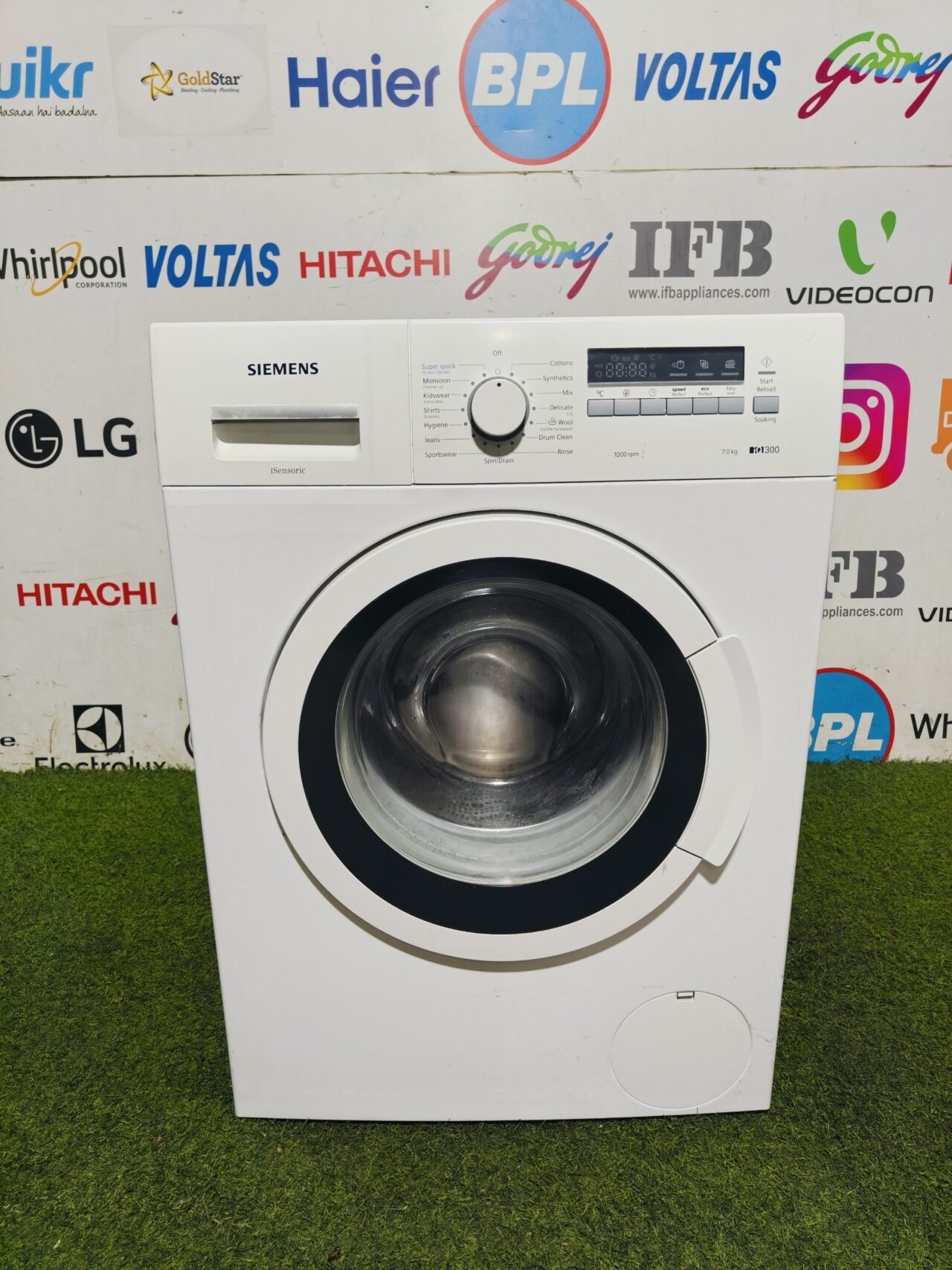 Siemens isensoric iq 300 digital display white in colour gently used 7 kg fully automatic front load washing machine