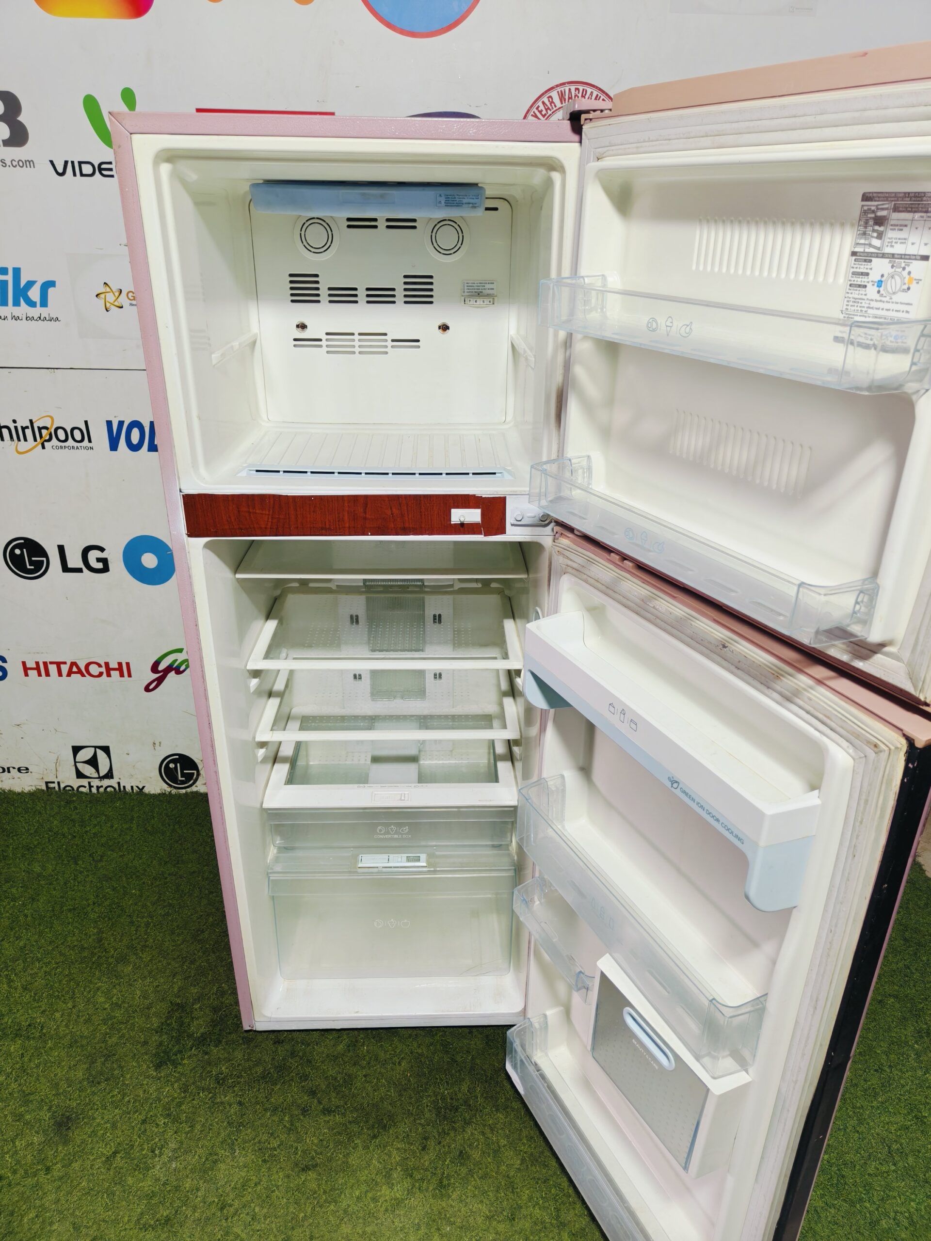 LG 4 star energy rating inbuilt stabiliser pink flower model 260 lte double door refrigerator (Refurbished) - Image 3