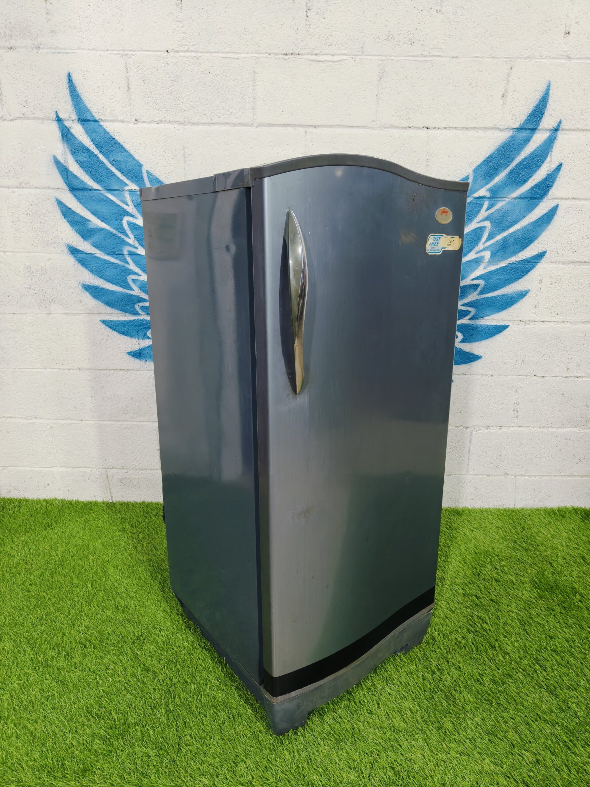 Godrej pentacool 190 lte with base stand used single door refrigerator in Bangalore - Image 4