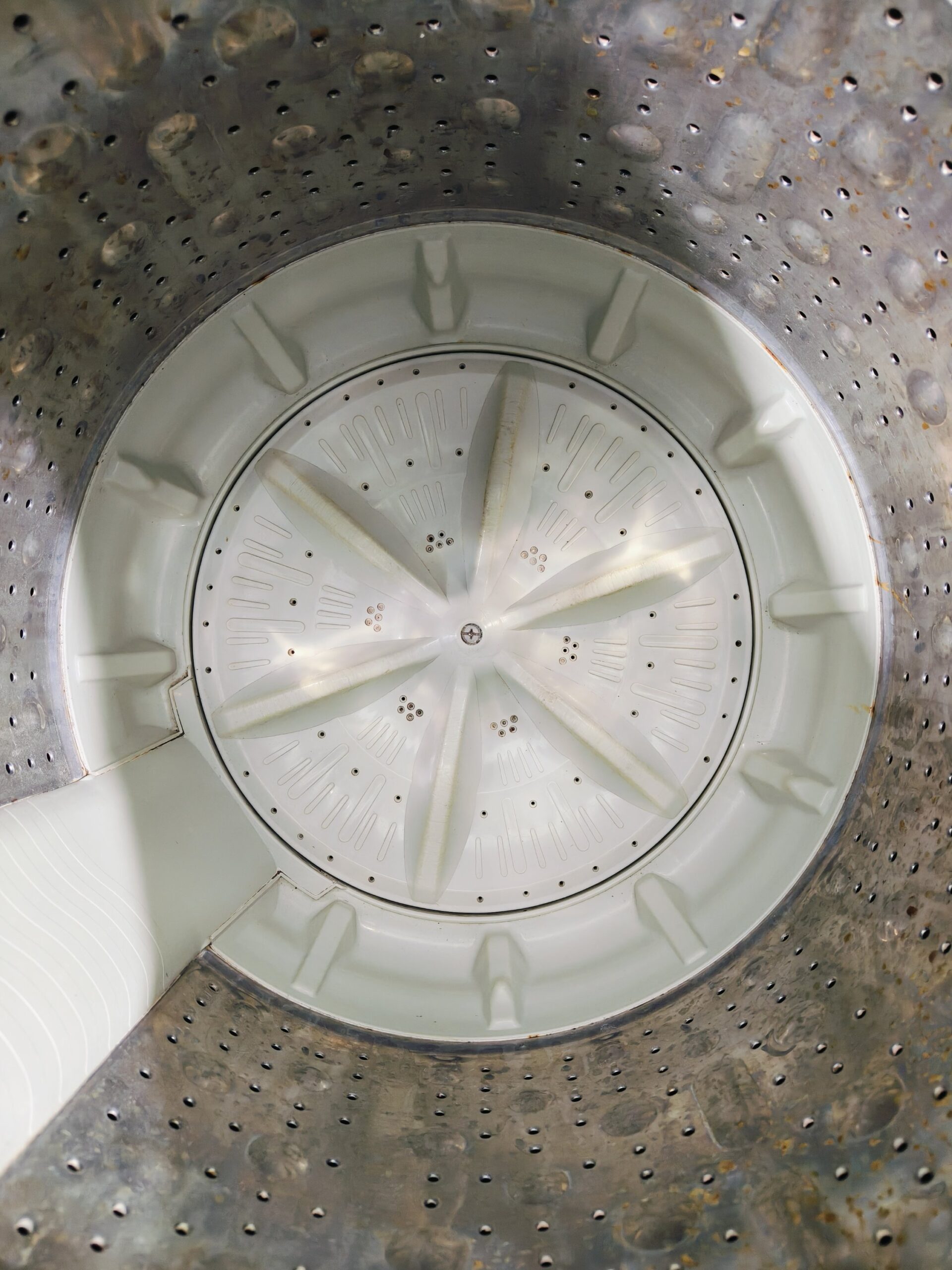 LG Turbo Drum 6.5 kg Fully Automatic Top Load Washing Machine with Jet Spray - Image 3