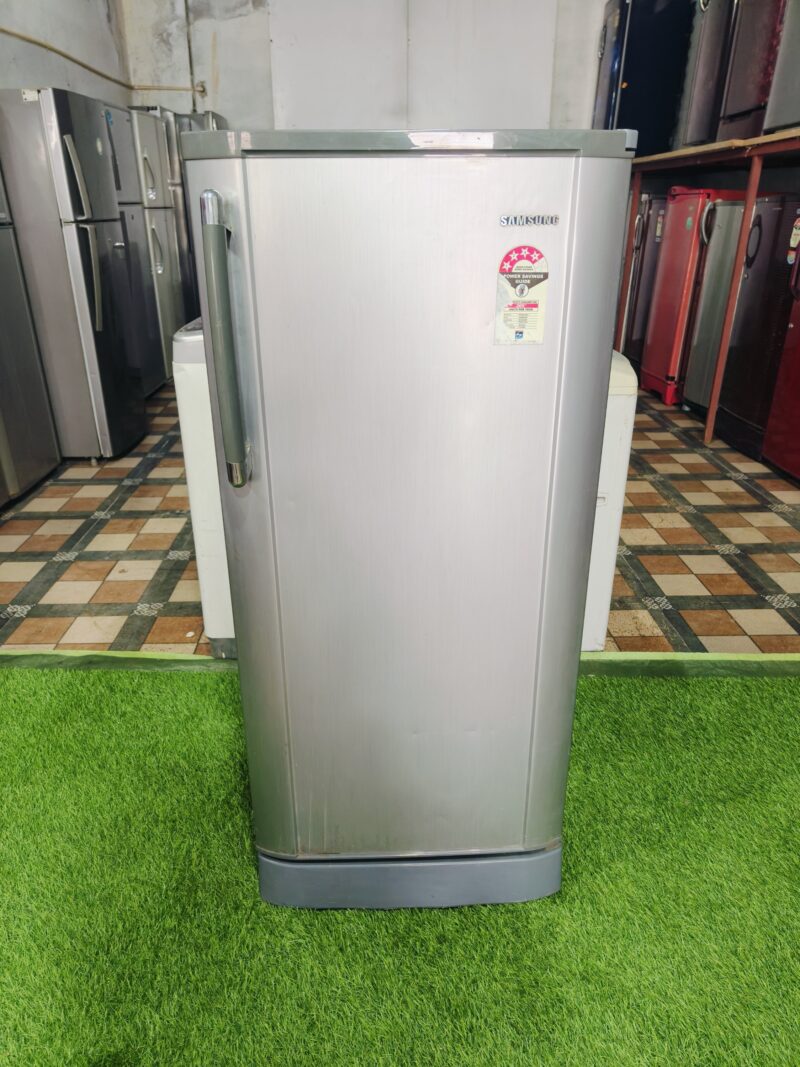Samsung silver fresh 4 star rating with base stand 190 ltr gently used single door refrigerator