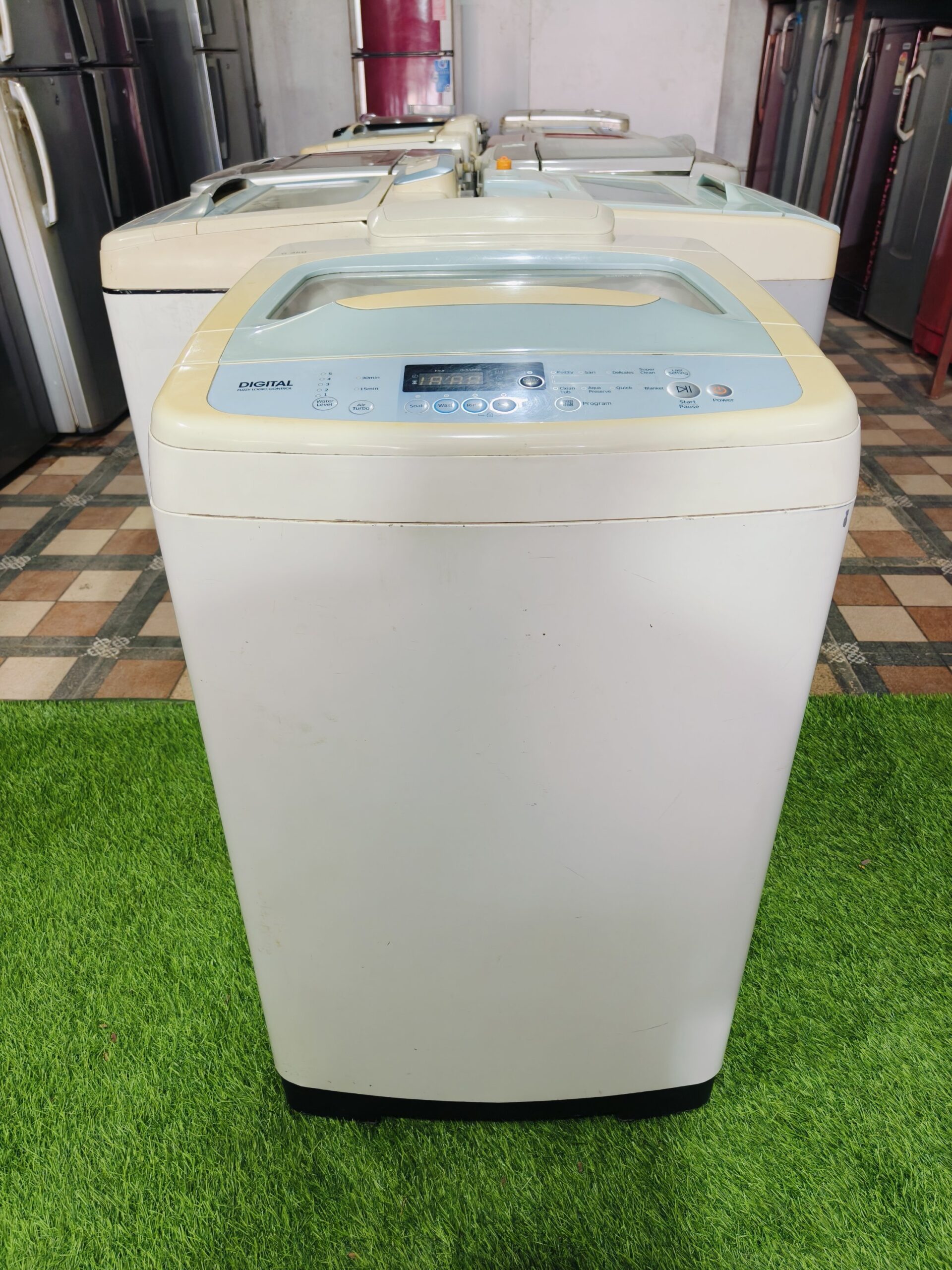 Samsung digital fuzzy logic 6.2 kg with fiber drum fully automatic top load used washing machine