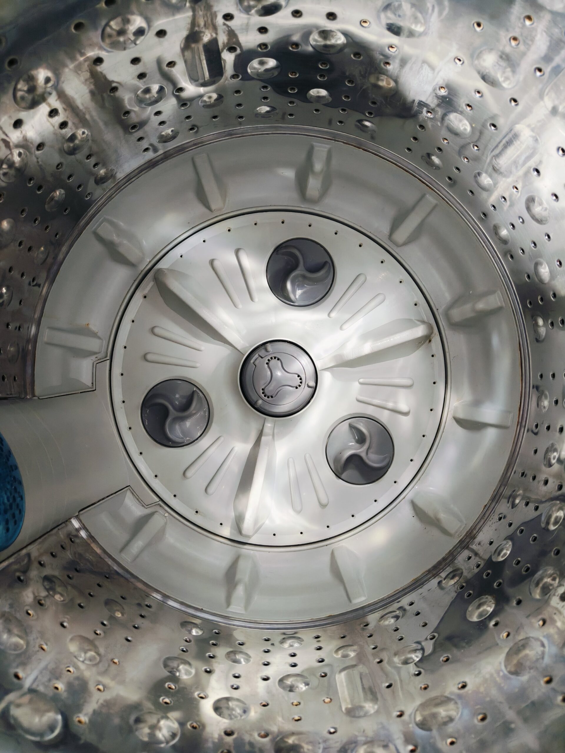 LG smart inverter with smart diagnosis 7 kg fully automatic gently used top load washing machine - Image 3