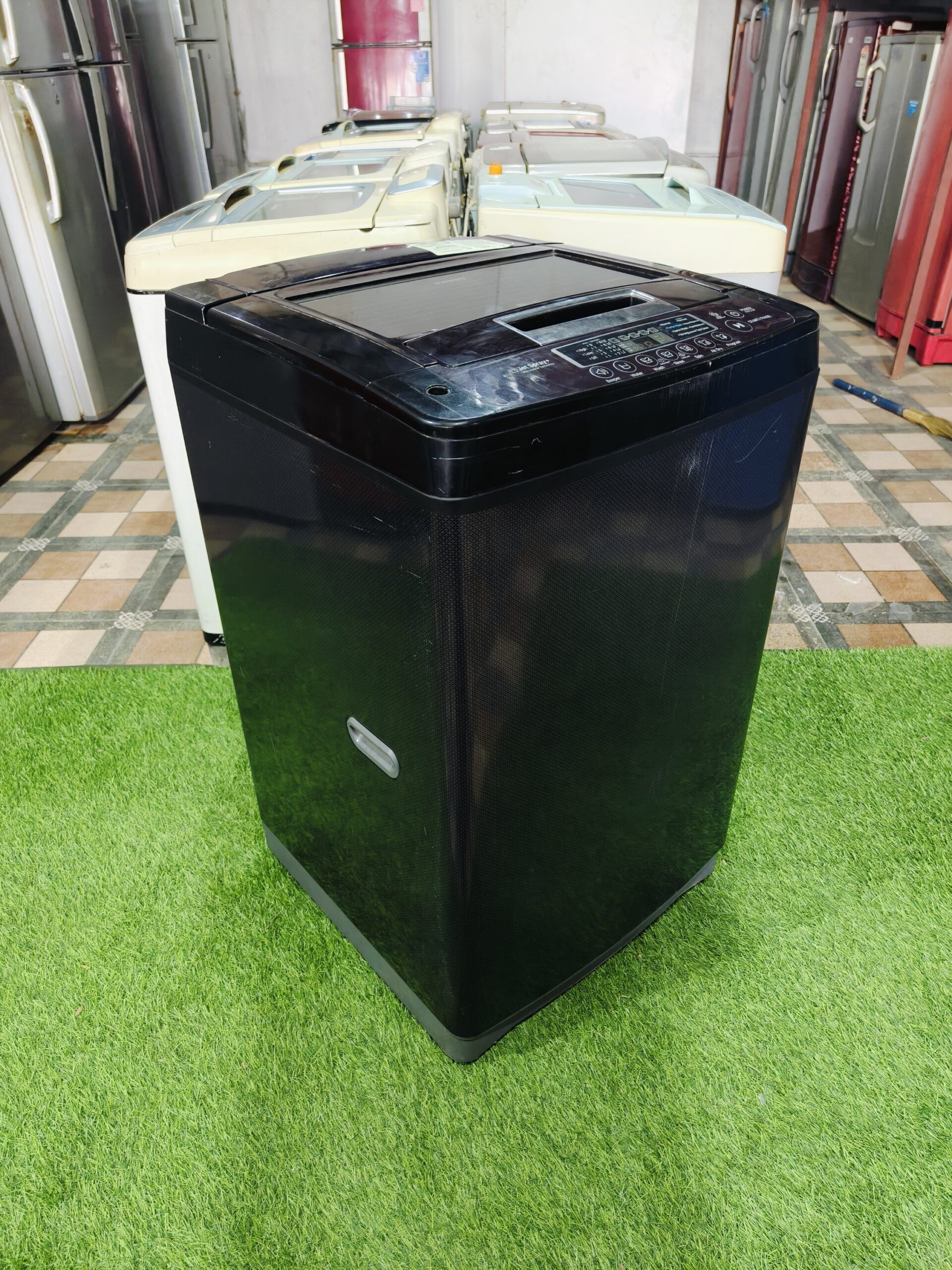 LG smart inverter with smart diagnosis 7 kg fully automatic gently used top load washing machine - Image 5