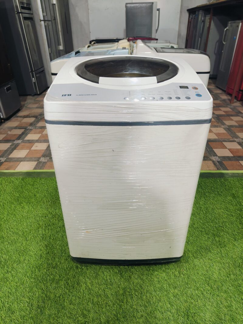 IFB T-RDL AQUA 6.5 kg white in colour gently used top load washing machine