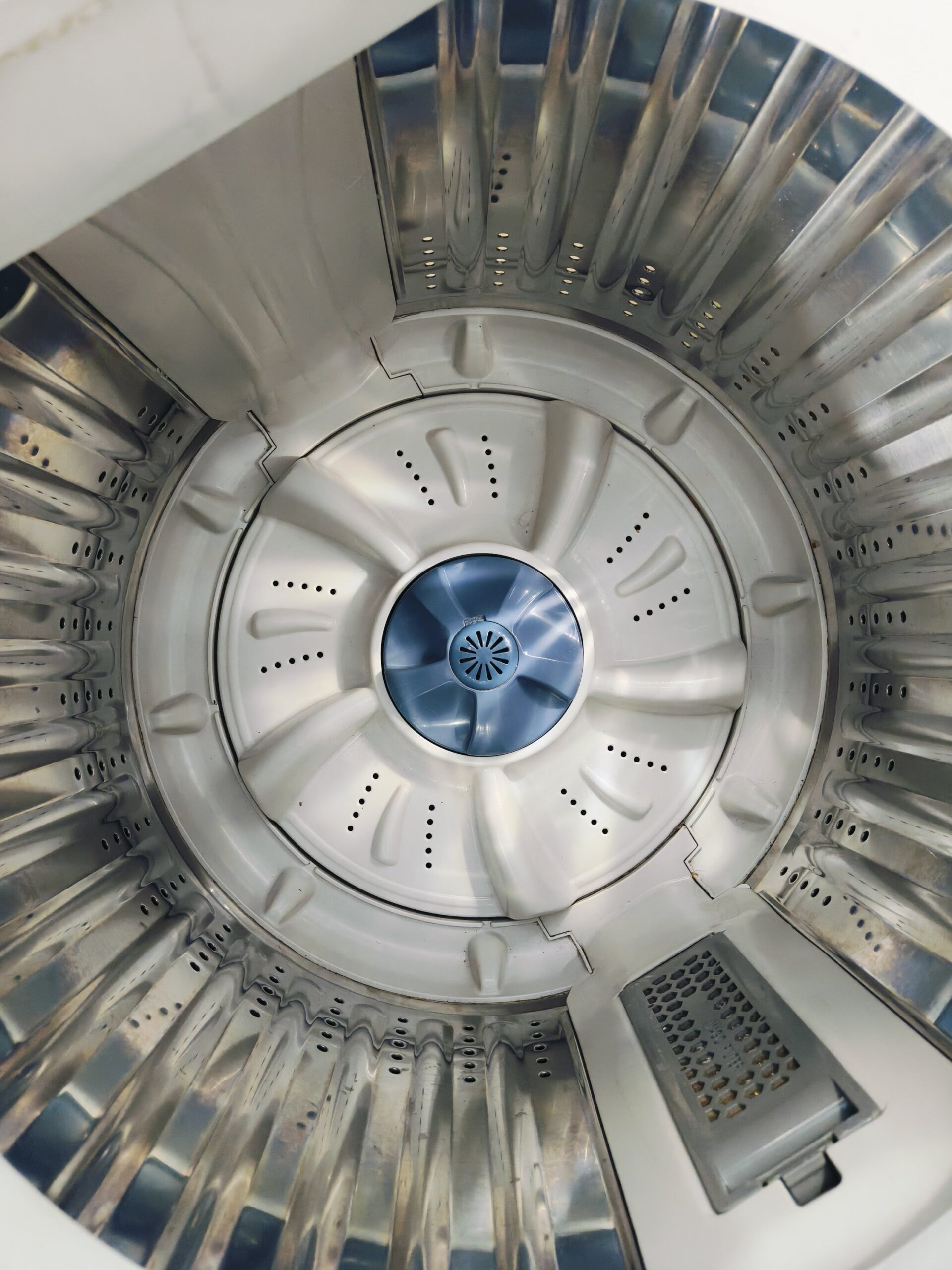 Samsung ag+ silver nano technology diamond drum 6.8 kg double colour fully automatic gently used top load washing machine - Image 3