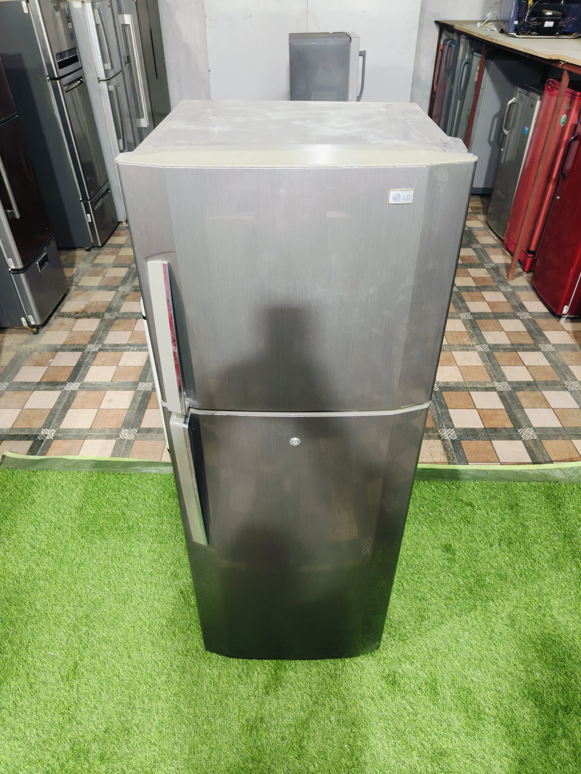 LG 5 star energy rating works without stabilizer grey in colour 260 ltr gently used double door refrigerator - Image 2