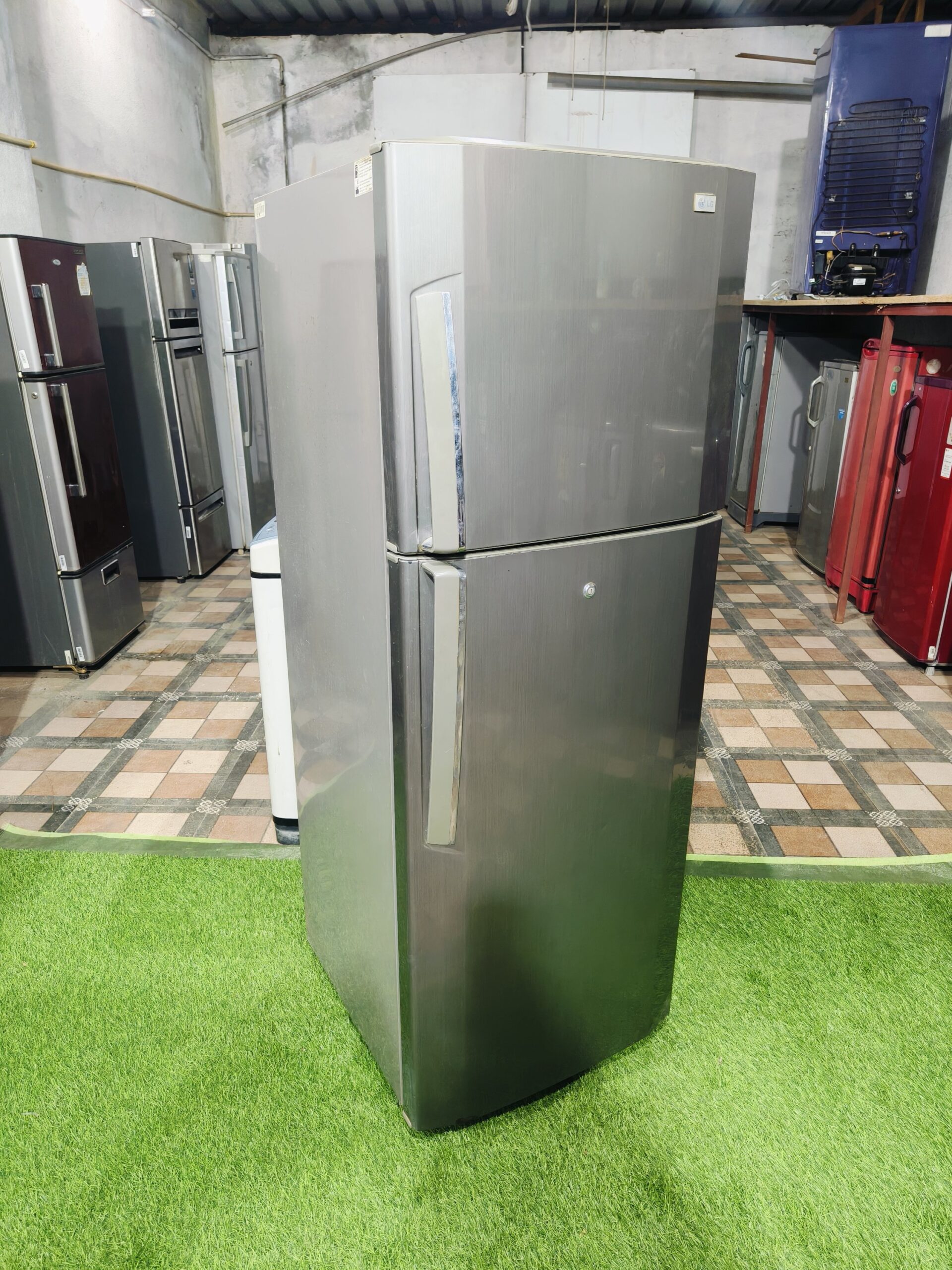 LG 5 star energy rating works without stabilizer grey in colour 260 ltr gently used double door refrigerator - Image 5
