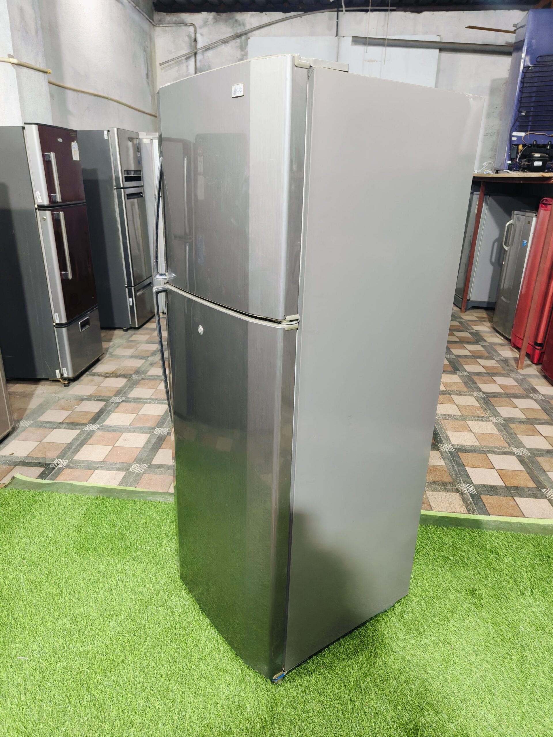 LG 5 star energy rating works without stabilizer grey in colour 260 ltr gently used double door refrigerator - Image 4