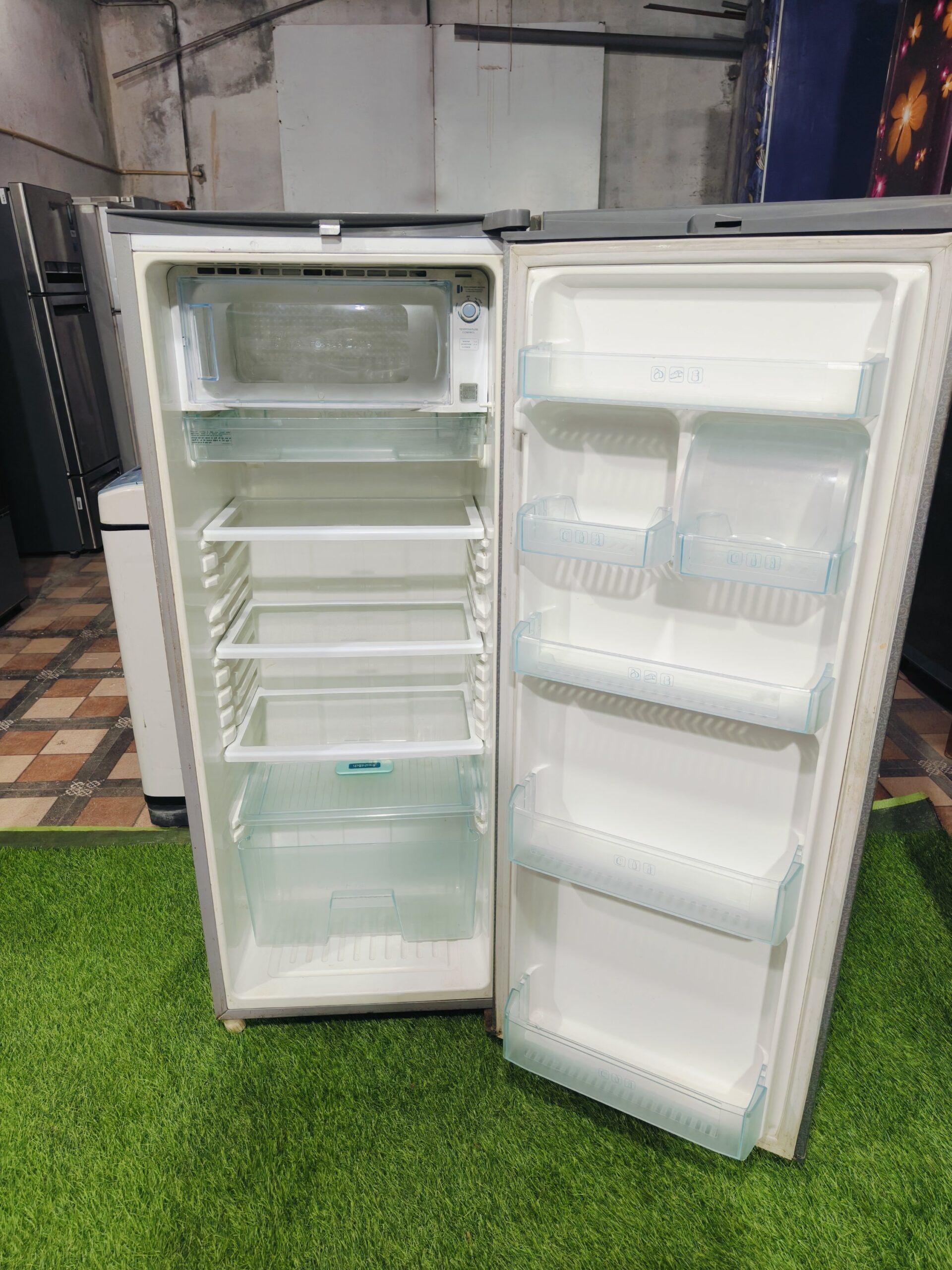 Samsung 5 star rating fresh tech ultima 220 ltr single door refrigerator - Image 3