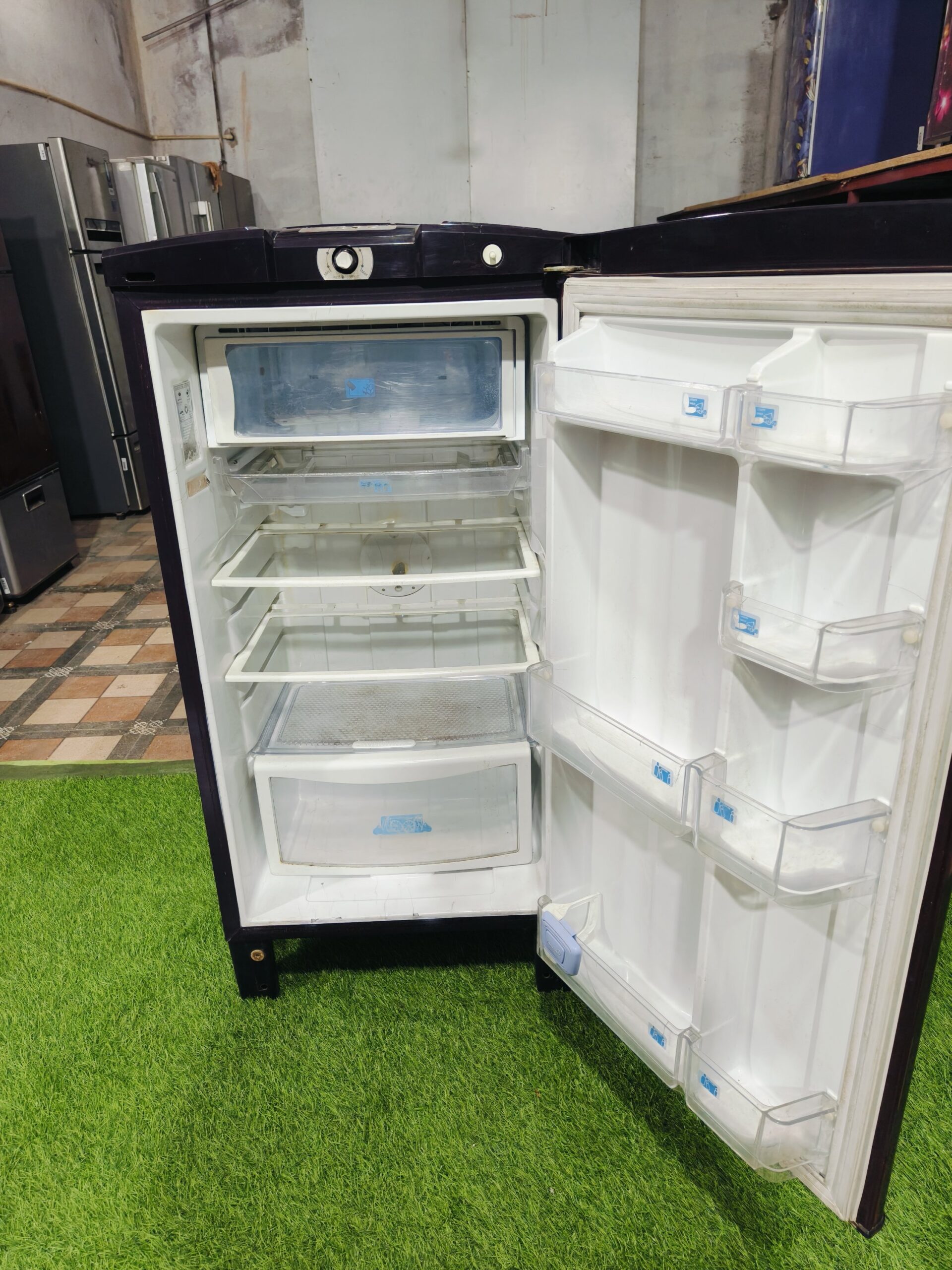 Godrej edge sx 5 star rating 190 ltr gently used single door refrigerator - Image 3