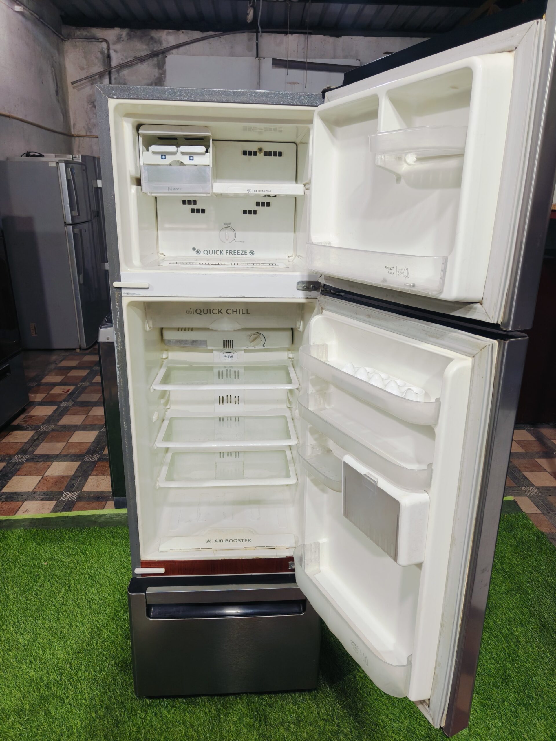 Whirlpool 6th sense proton silver & black in colour 330 ltr gently used triple door refrigerator - Image 3