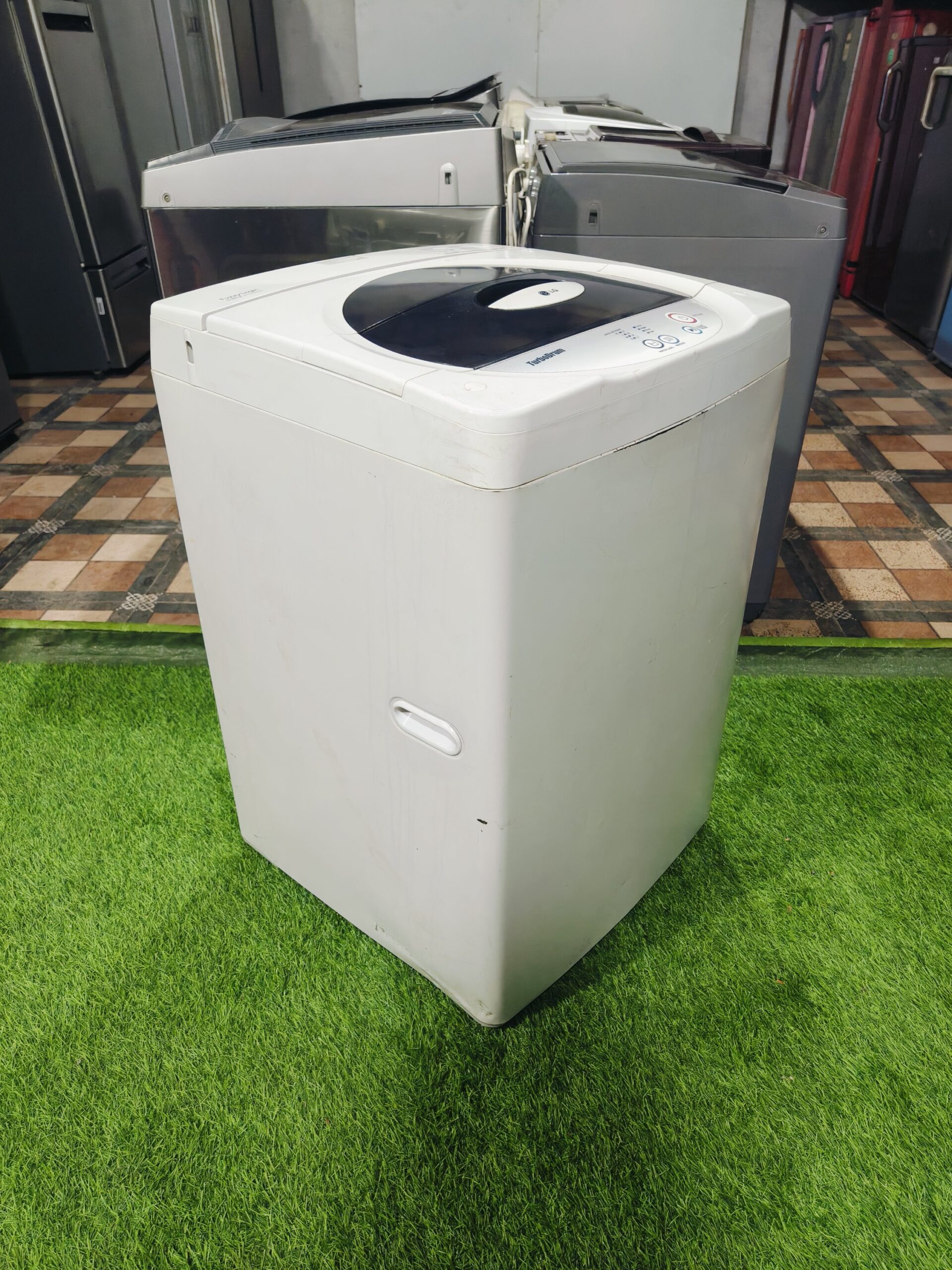 LG fuzzy logic turbo drum 5.8 kg fully automatic top load washing machine - Image 5