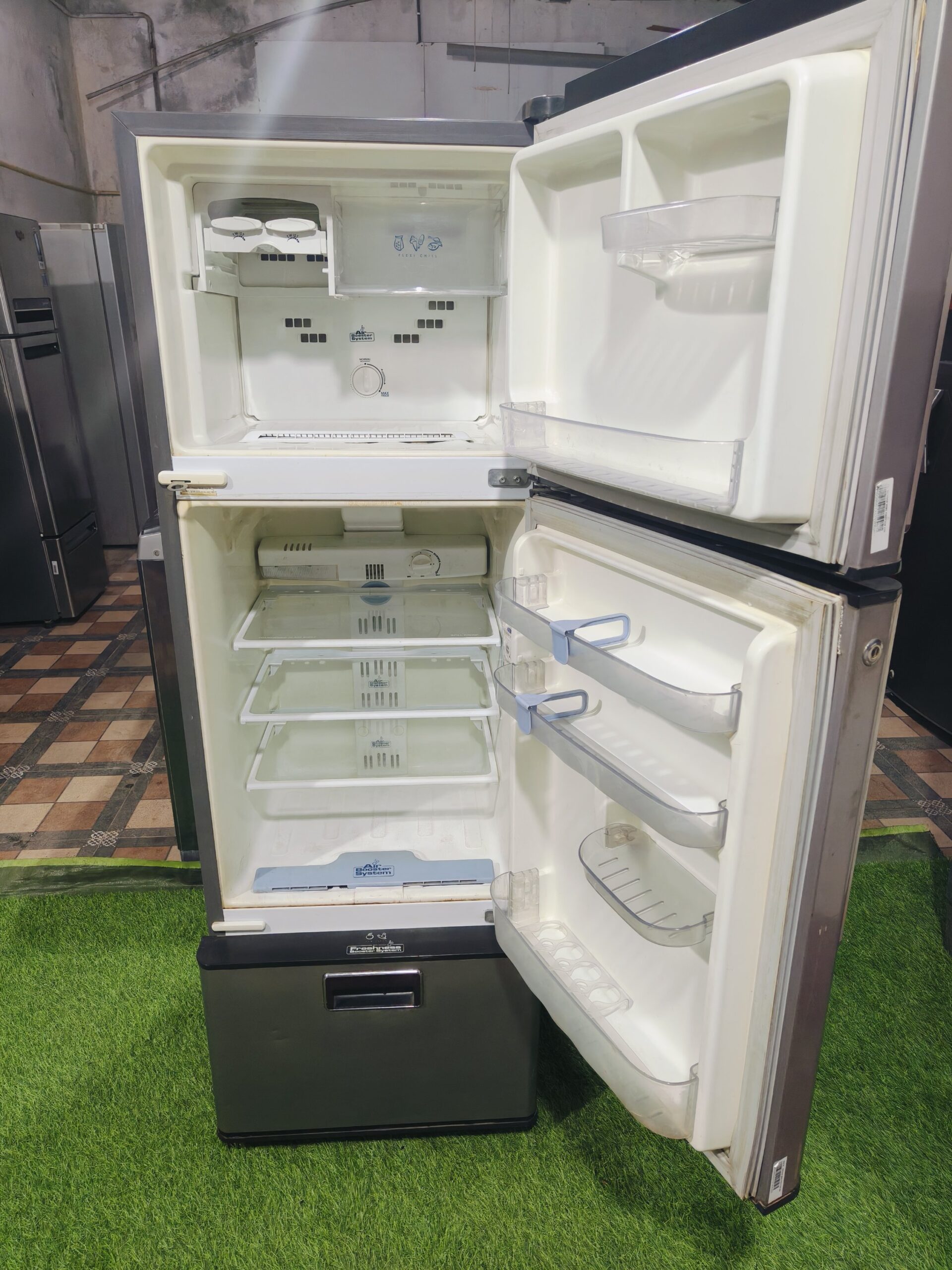 Whirlpool proton maroon and silver in colour 280 ltr 3 door refrigerator - Image 3