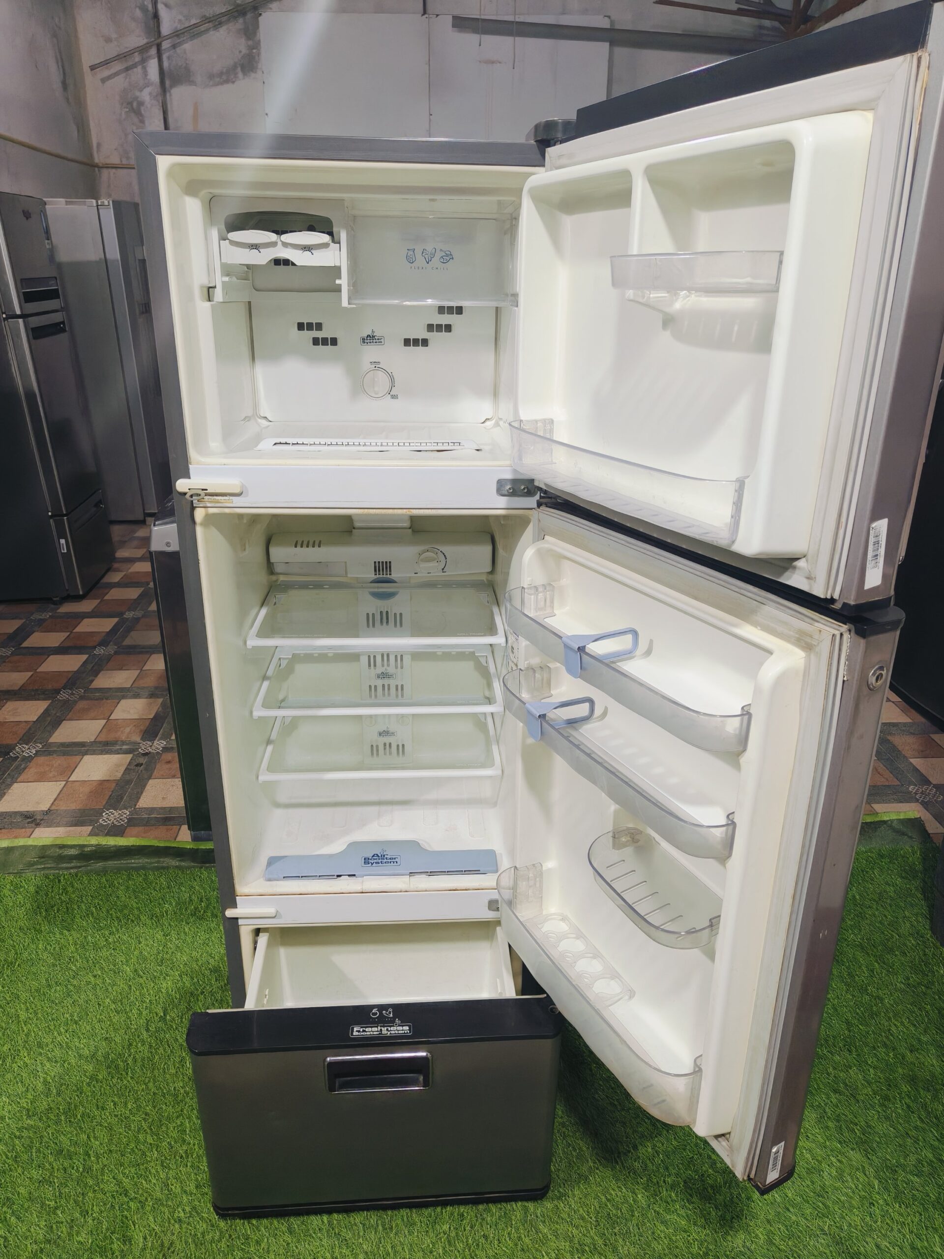 Whirlpool proton maroon and silver in colour 280 ltr 3 door refrigerator - Image 4