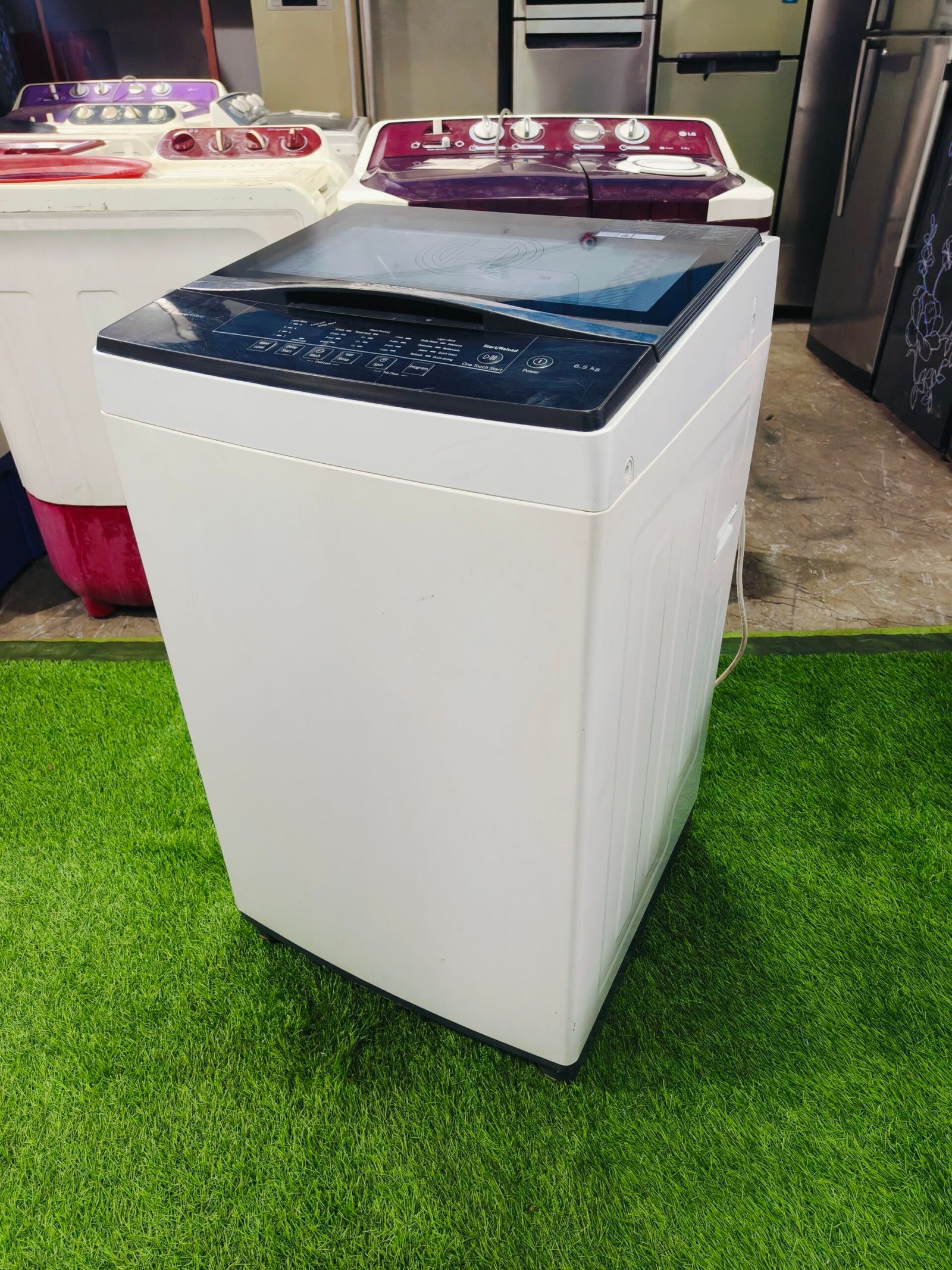Bosch power wave 6.5 kg white & black in colour gently used fully automatic top load washing machine - Image 5