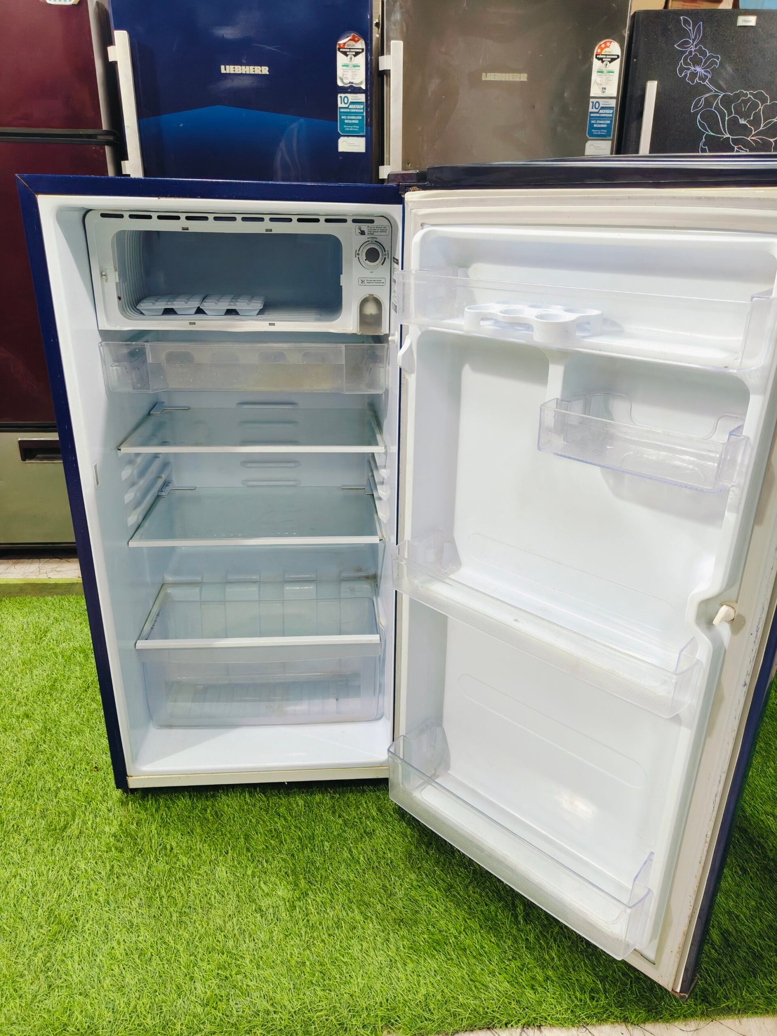 Realme techlife blue flower model 180 ltr gently used single door refrigerator - Image 3