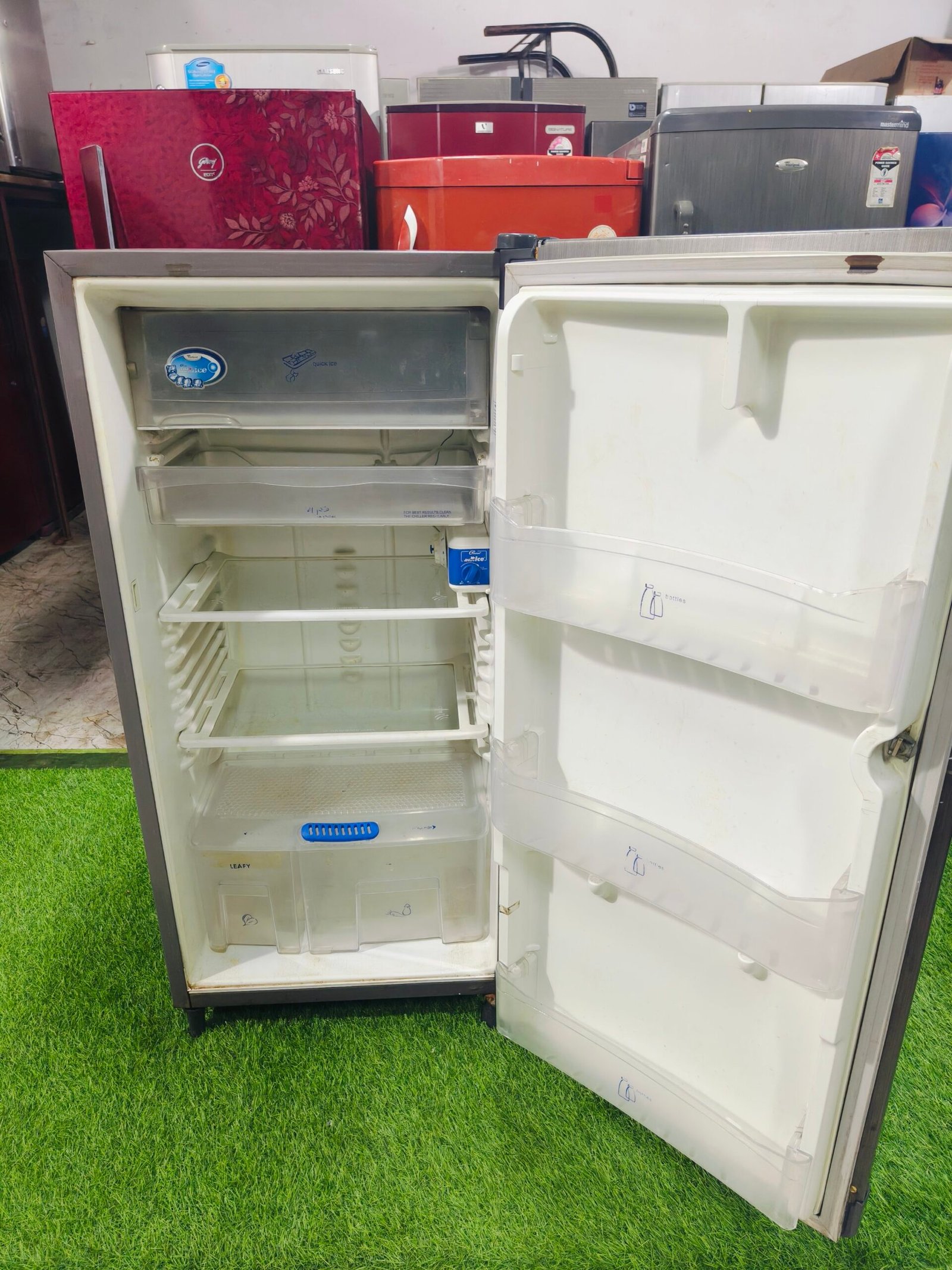 Whirlpool genius 5 star energy rating grey in colour 190 ltr single door refrigerator - Image 3