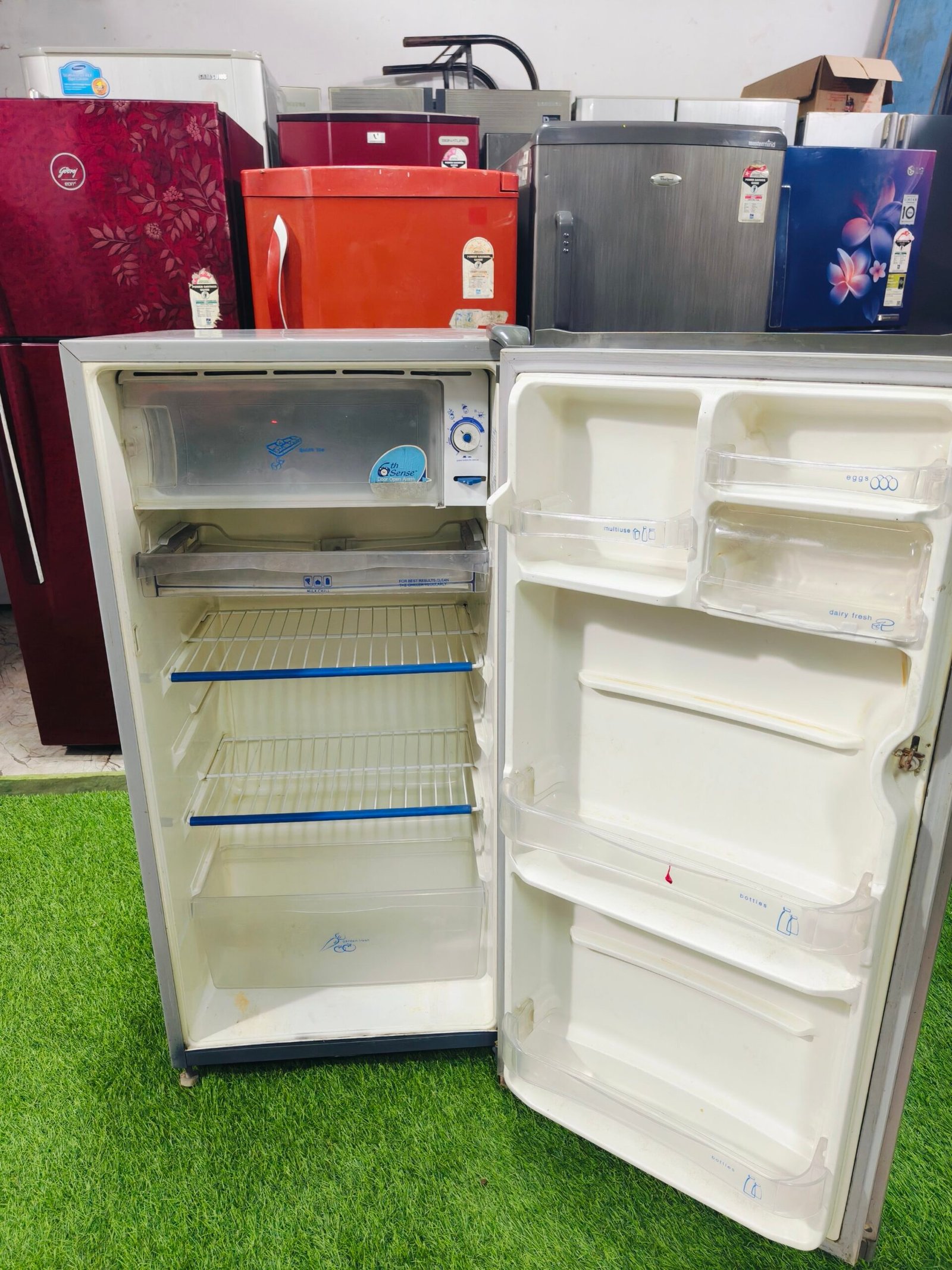 Whirlpool ice magic 4 star rating 190 ltr single door refrigerator - Image 3