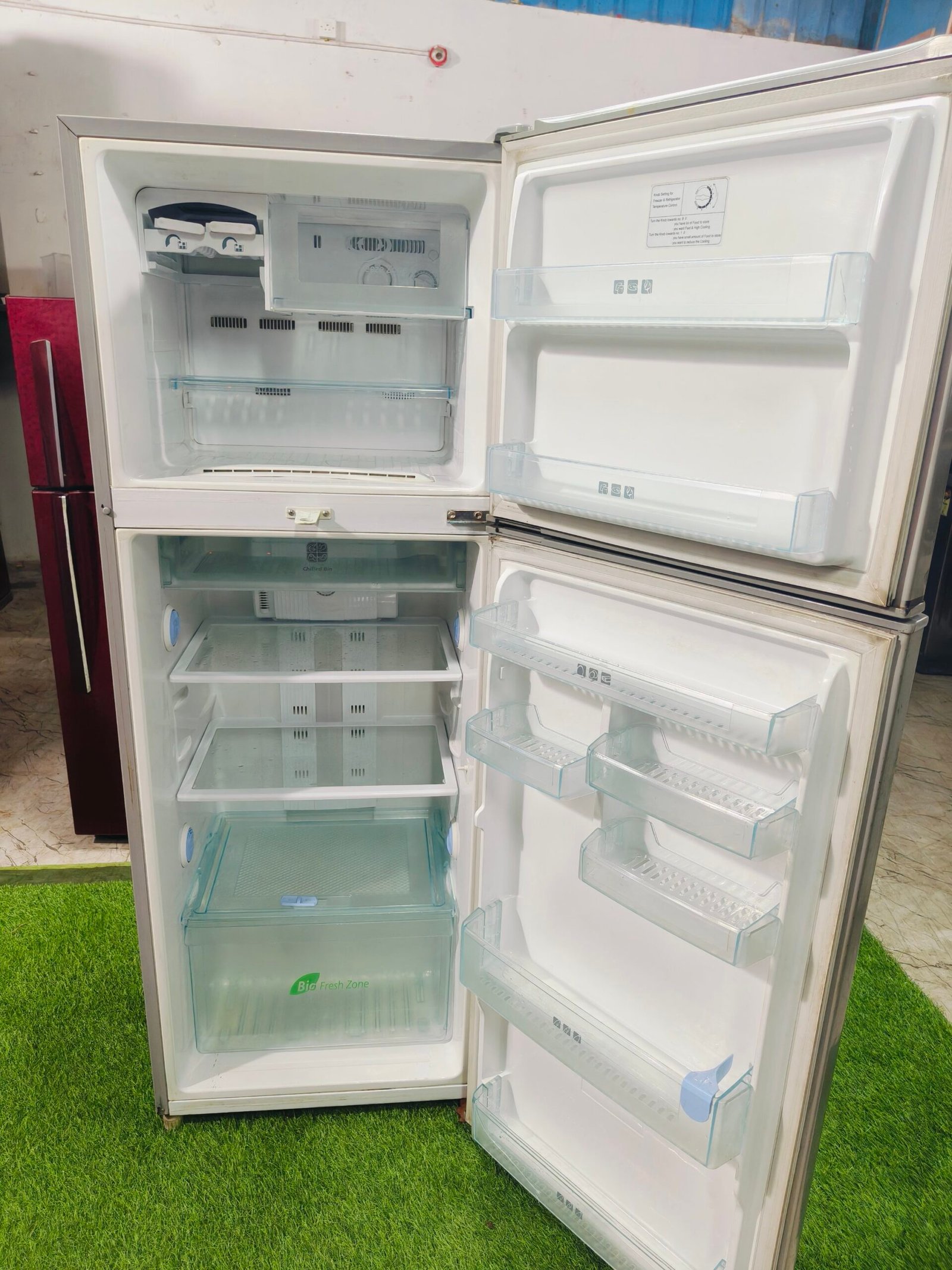 Samsung silver fresh 5 star energy rating works without stabilizer 280 ltr gently used double door refrigerator - Image 3