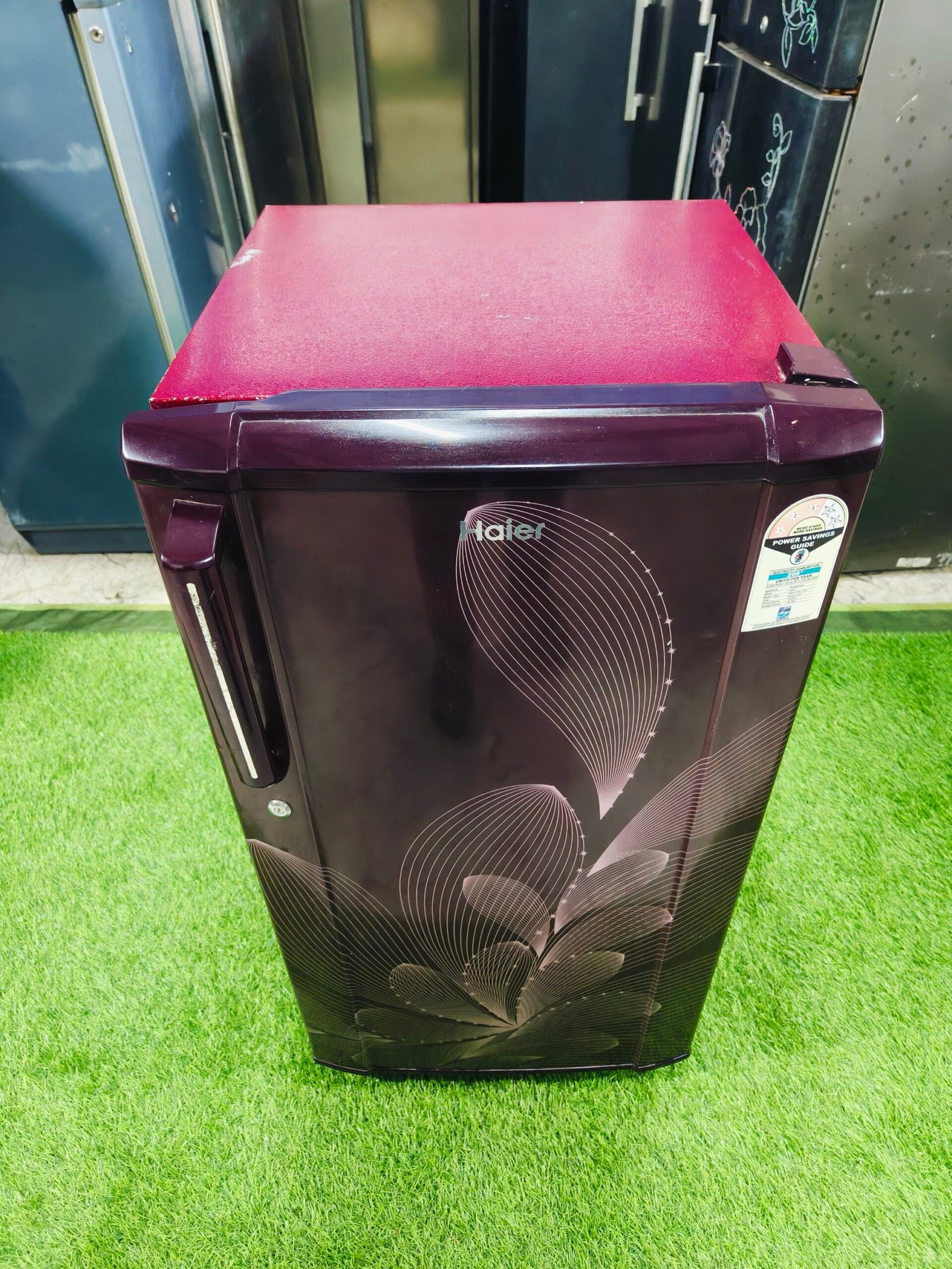 Haier maroon flower model 180 ltr gently used single door refrigerator - Image 2