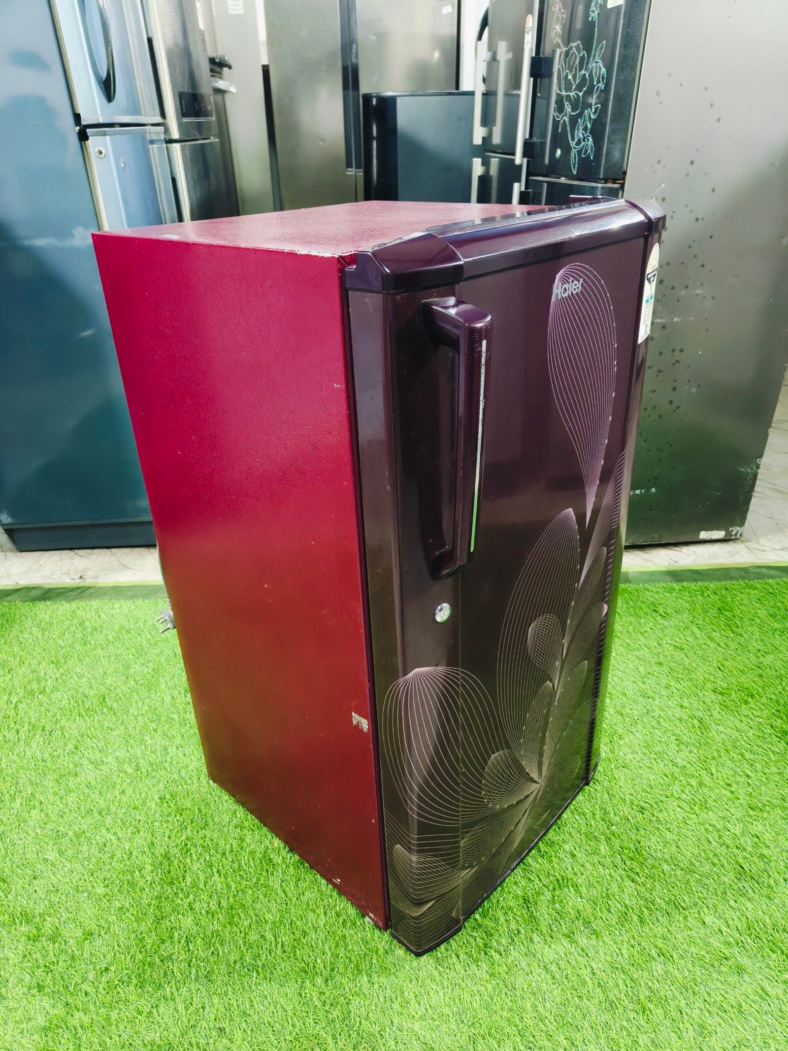 Haier maroon flower model 180 ltr gently used single door refrigerator - Image 5