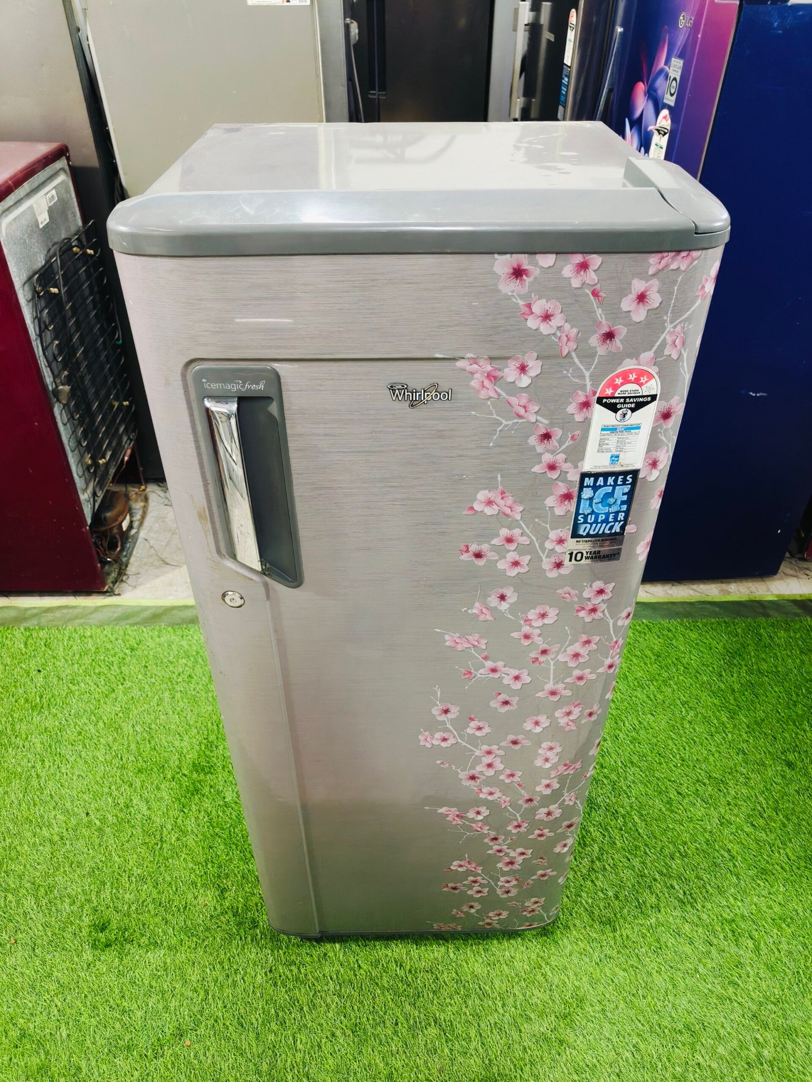 Whirlpool ice magic fresh 4 star energy rating 200 ltr flower model single door refrigerator - Image 2