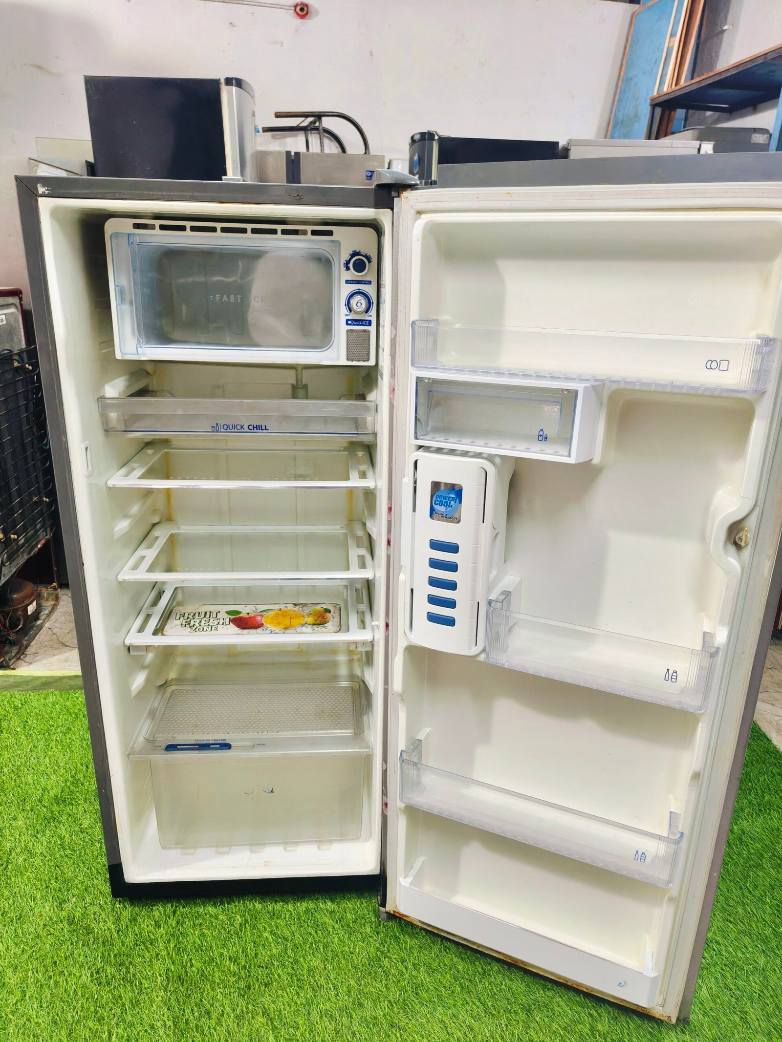 Whirlpool ice magic fresh 4 star energy rating 200 ltr flower model single door refrigerator - Image 3