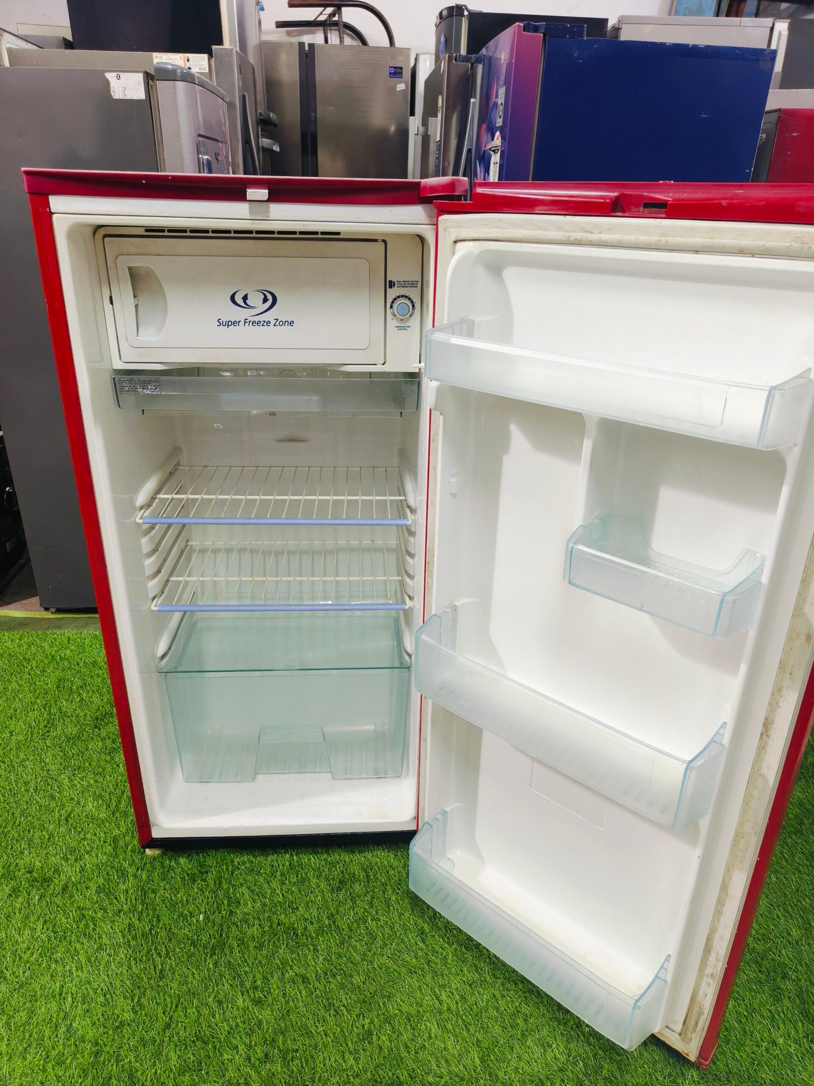 Samsung 4 star energy rating red in colour 190 ltr single door refrigerator - Image 3
