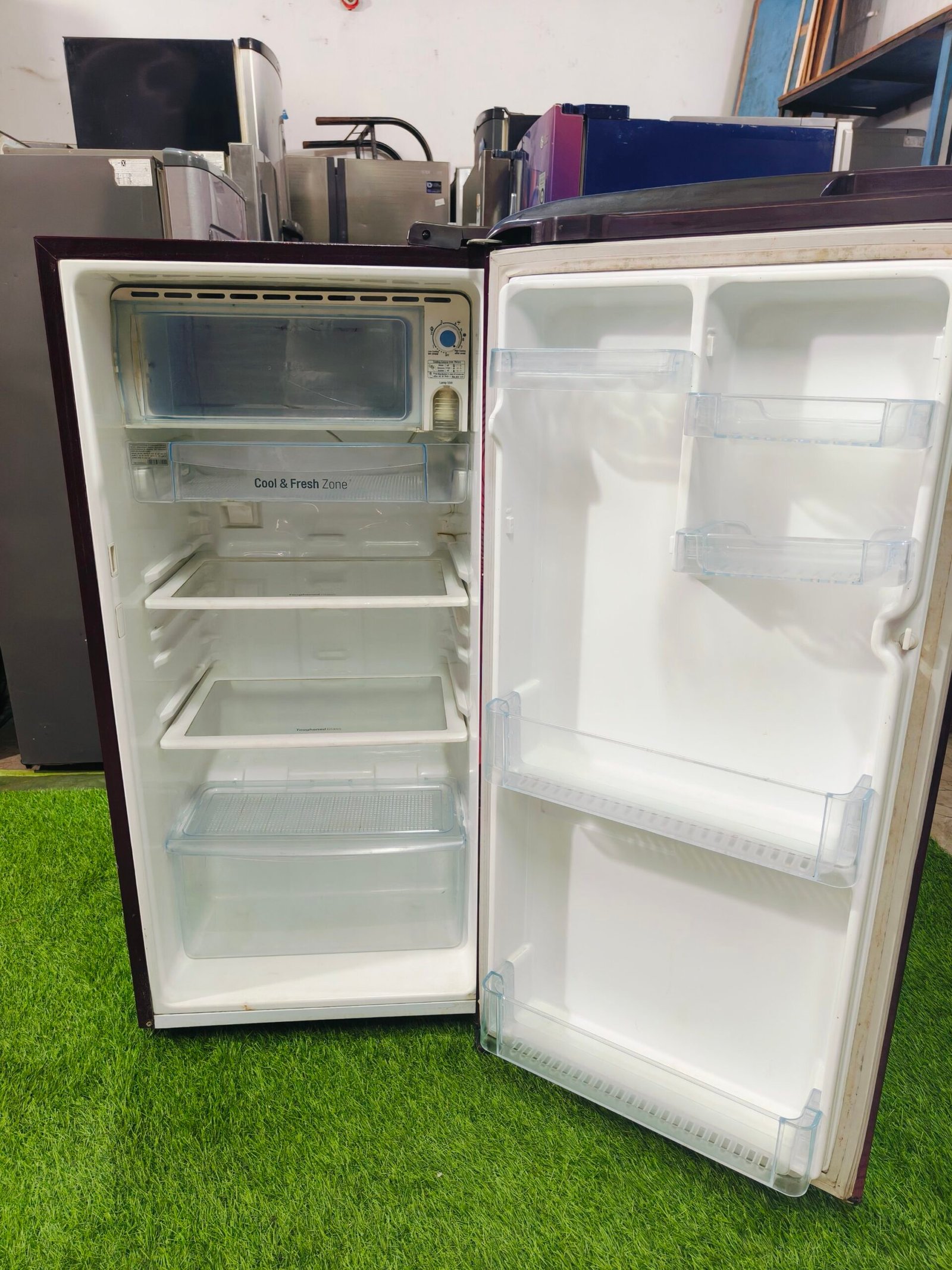 LG smart inverter 4 star energy rating gently used flower model 190 ltr single door refrigerator - Image 3