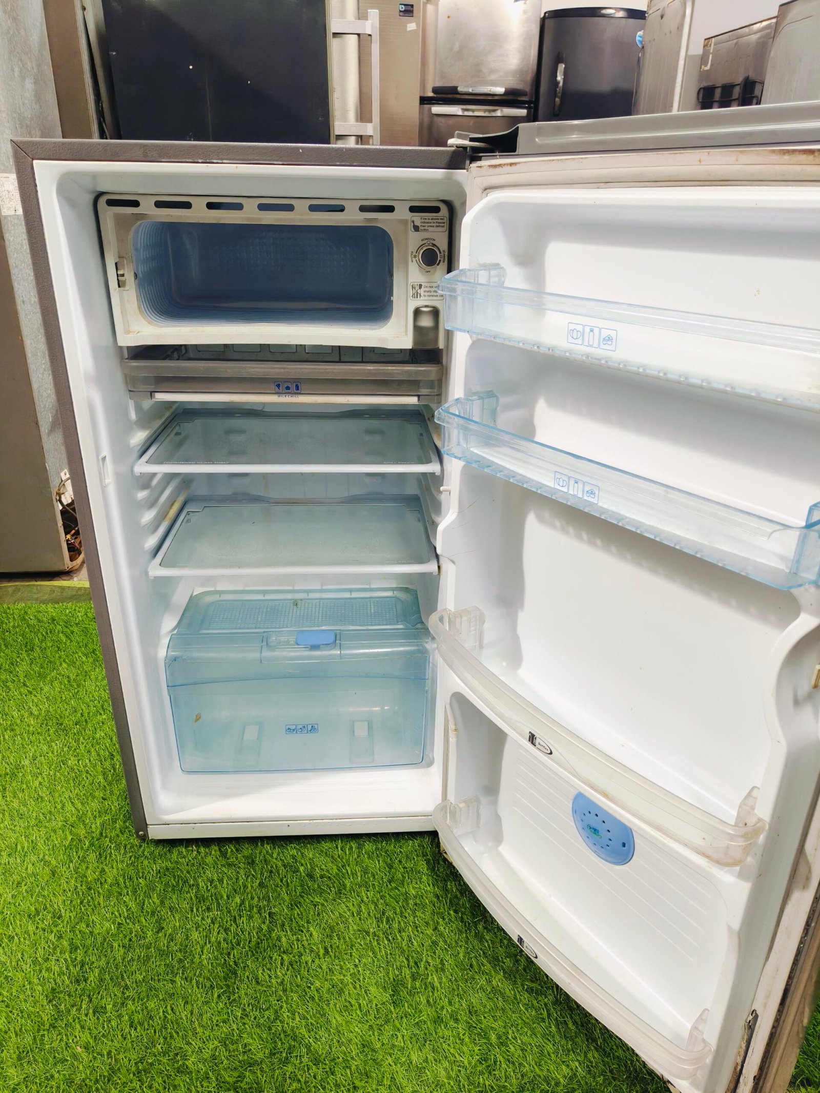 Croma steel finish 4 star energy rating 190 ltr gently used single door refrigerator - Image 3