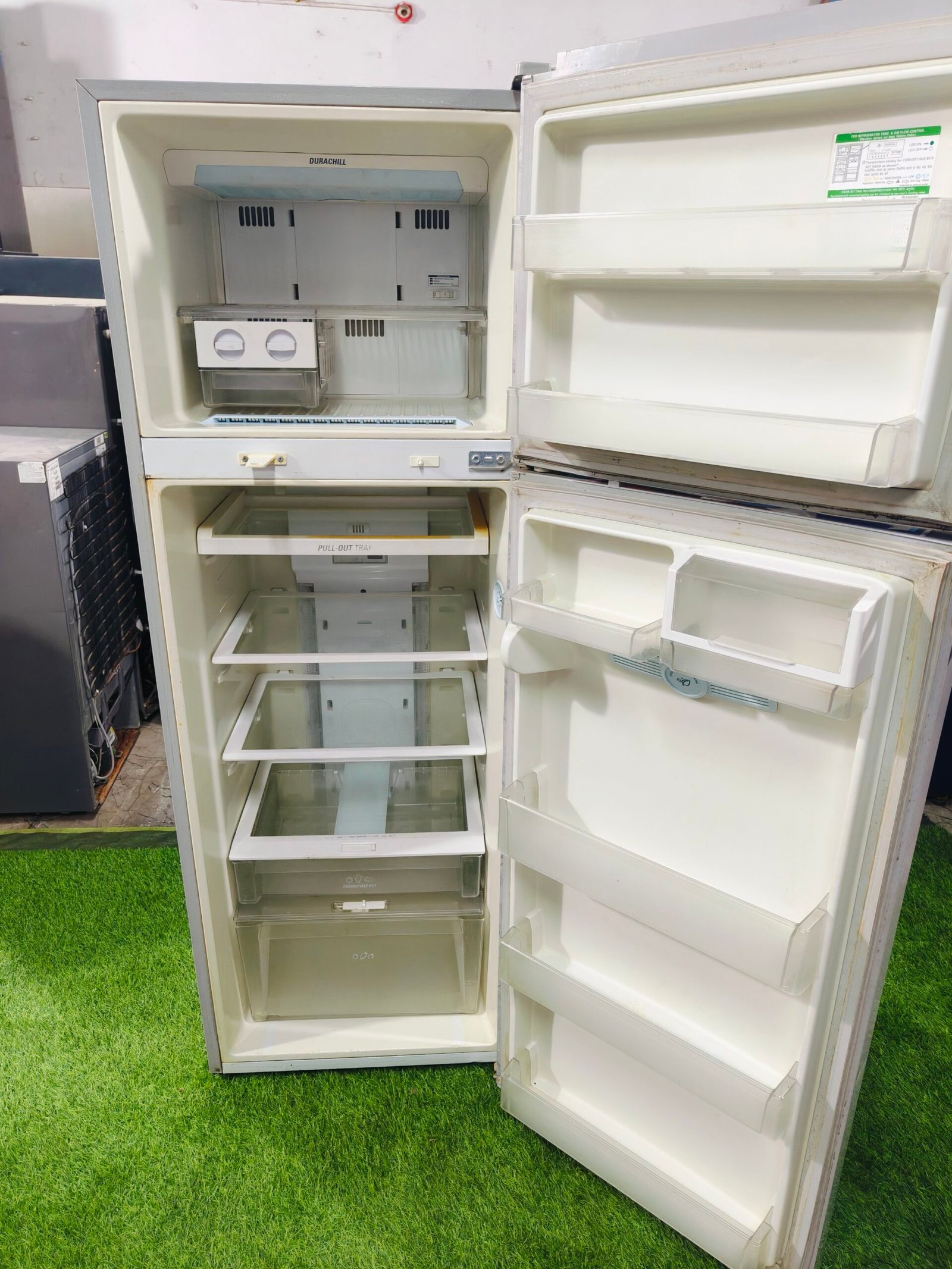 LG 4 star energy rating grey flower model 320 ltr used double door refrigerator - Image 3