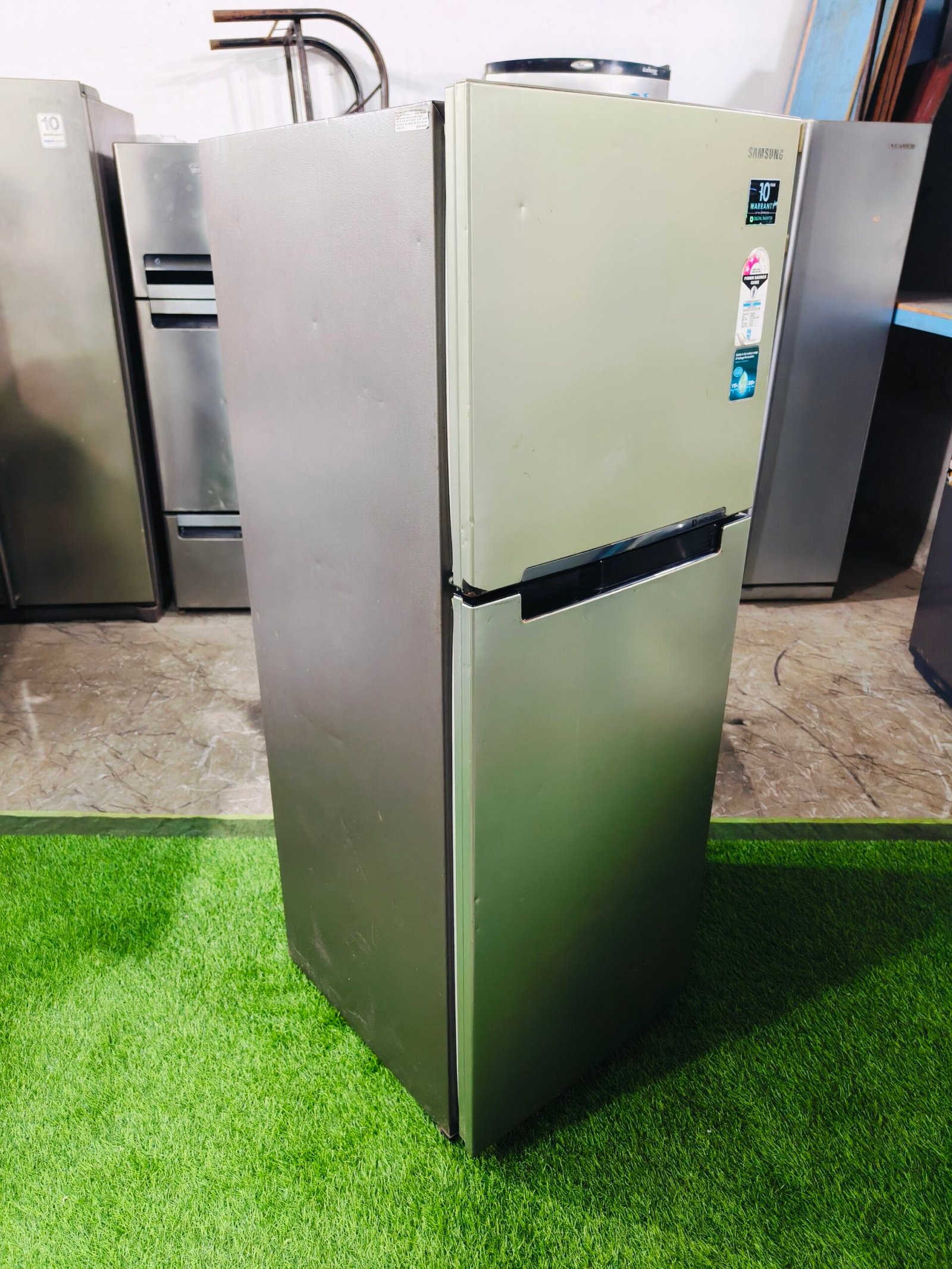 Samsung digital inverter steel finish 240 ltr double door used refrigerator - Image 4
