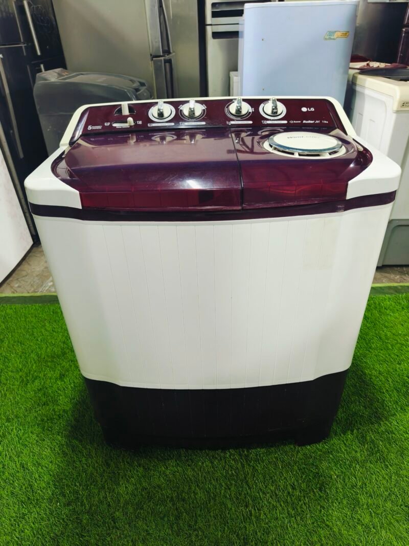 LG roller jet with wind jet dry white & maroon in colour 7.5 kg gently used Semi-automatic washing machine