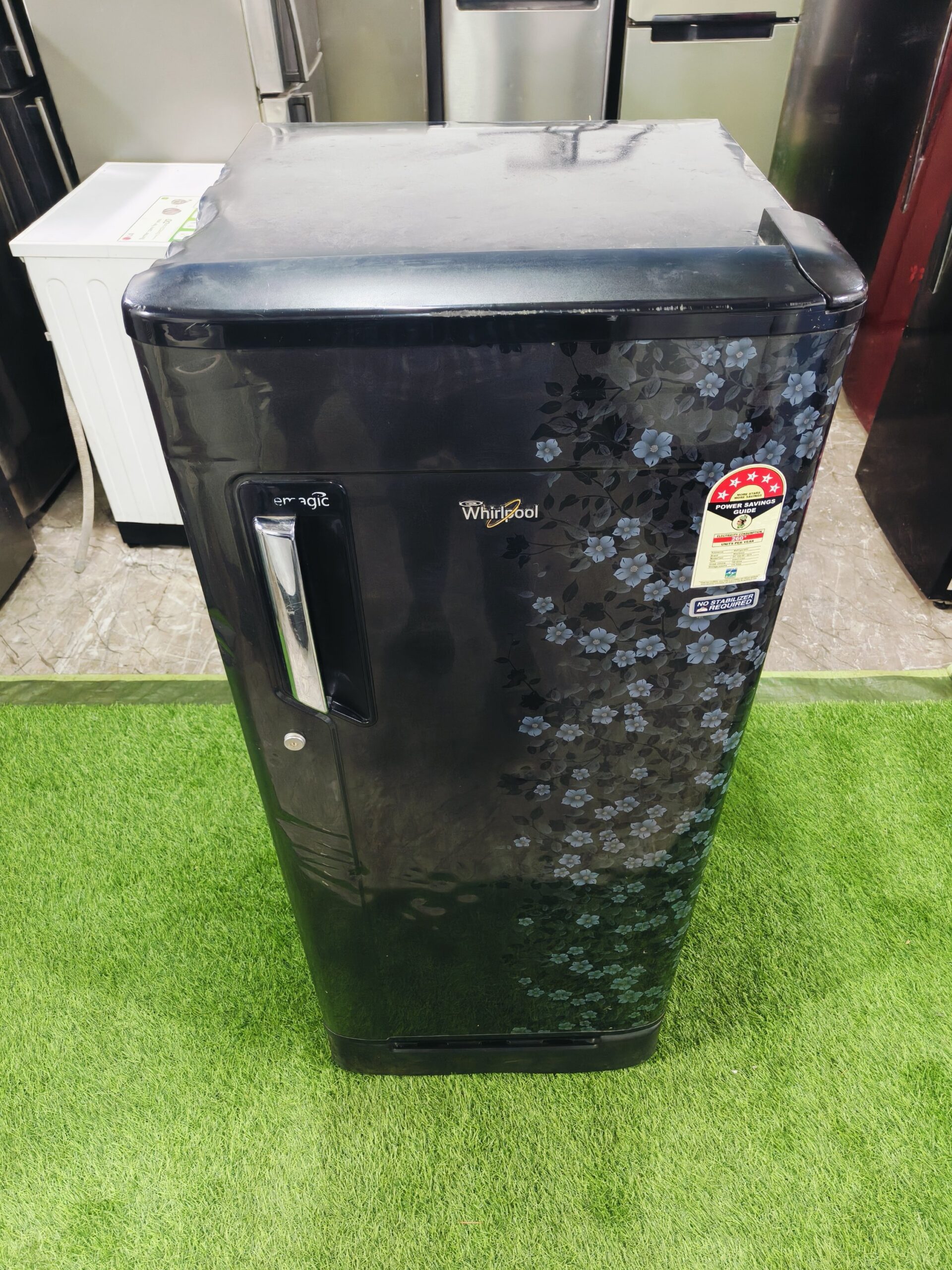 Whirlpool ice magic 5 star energy rating black flower model 190 single door refrigerator - Image 2